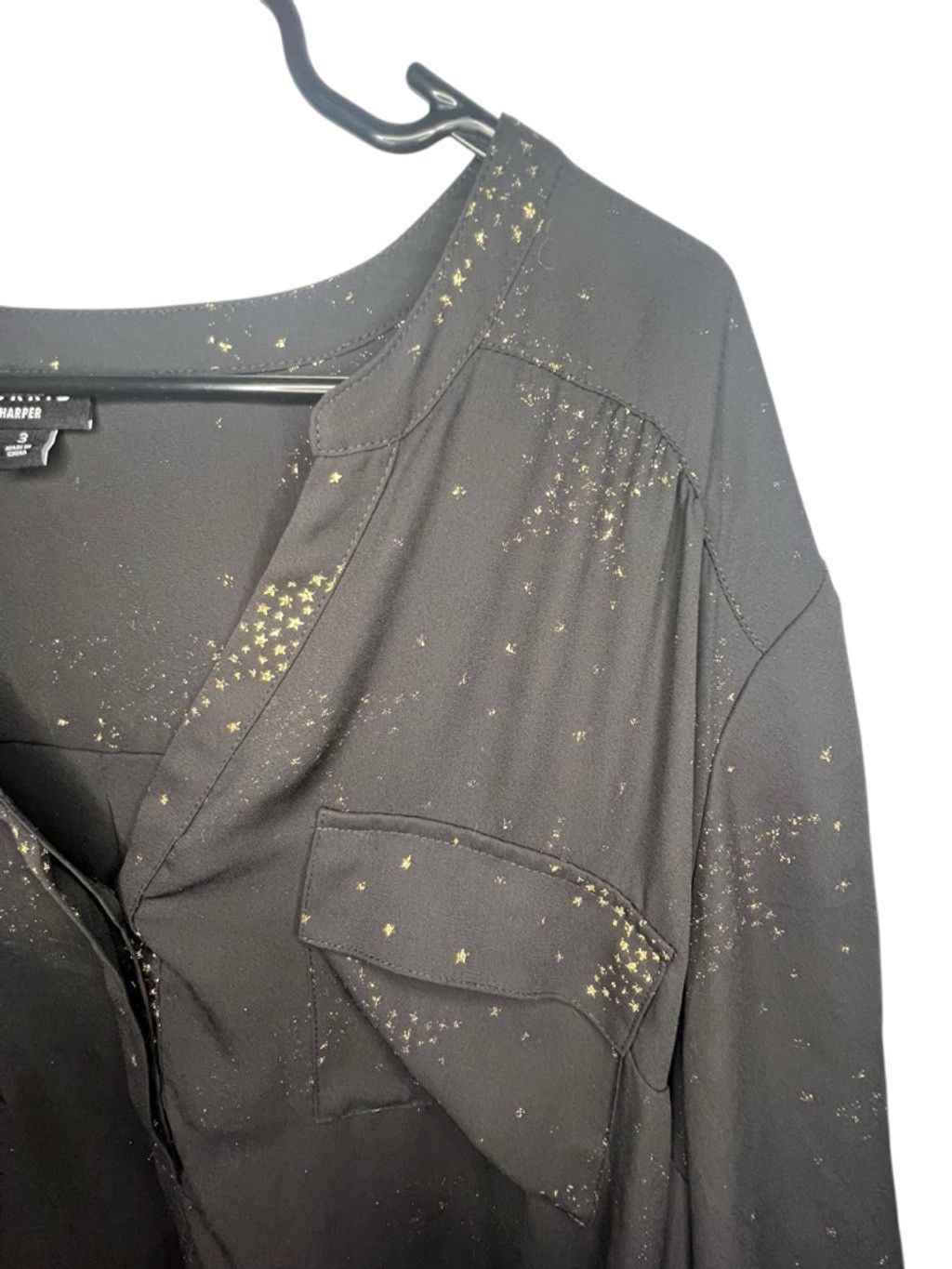Torrid Torrid Harper Short Sleeve Blouse With Scattered Gold Stars Size 3XL / US 20-22 - 2 Thumbnail