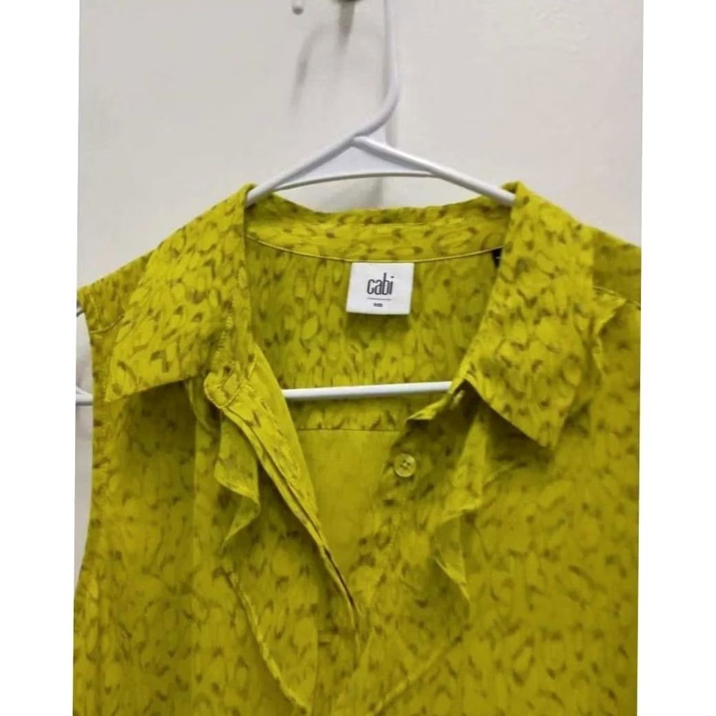 Vintage Cabi Reign Blouse Top Women Small Chartreuse Yellow Sleeveless Ruffle 3077 Size S / US 4 / IT 40 - 3 Thumbnail