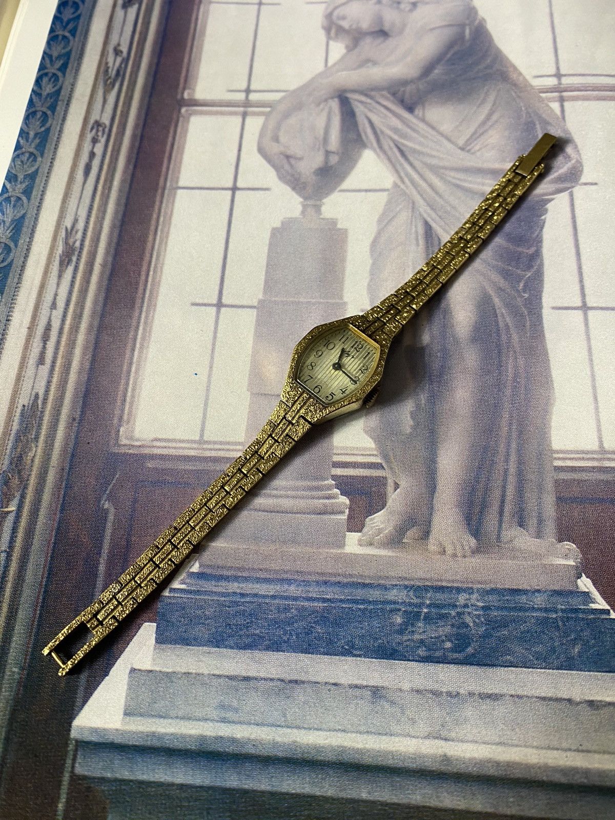Jewelry Vintage USSR Watch "Luch" 17 Jewels, Gold Tone Size ONE SIZE - 1 Thumbnail