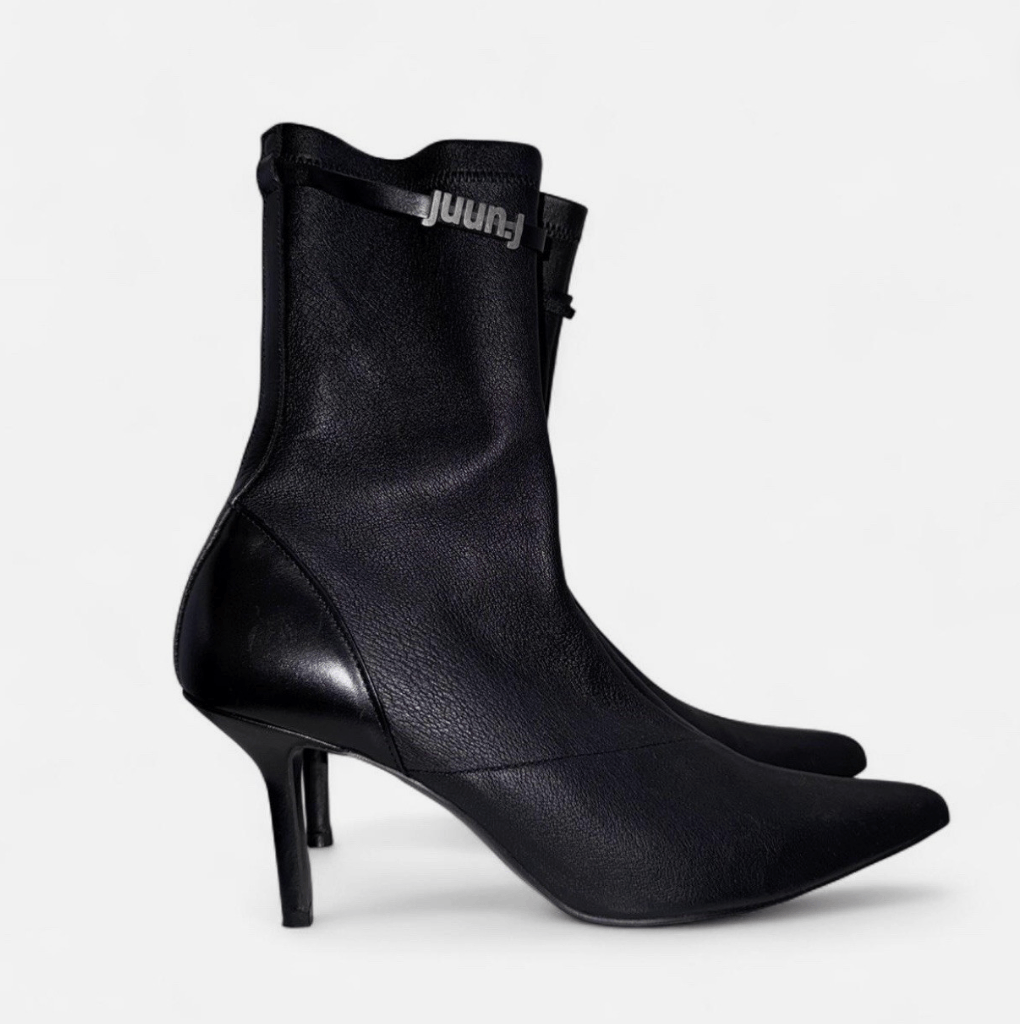 Juun.J JUUN.J pointed ankle boots black with logo Size US 7.5 / IT 37.5 - 1 Thumbnail