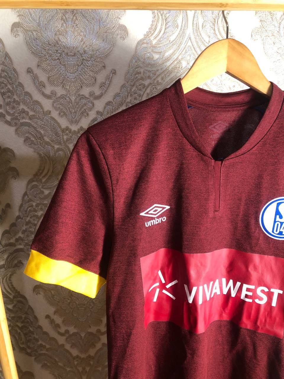 Umbro Vintage Umbro FC SCHALKE 04 Germany Soccer Jersey Retro Size US S / EU 44-46 / 1 - 4 Thumbnail
