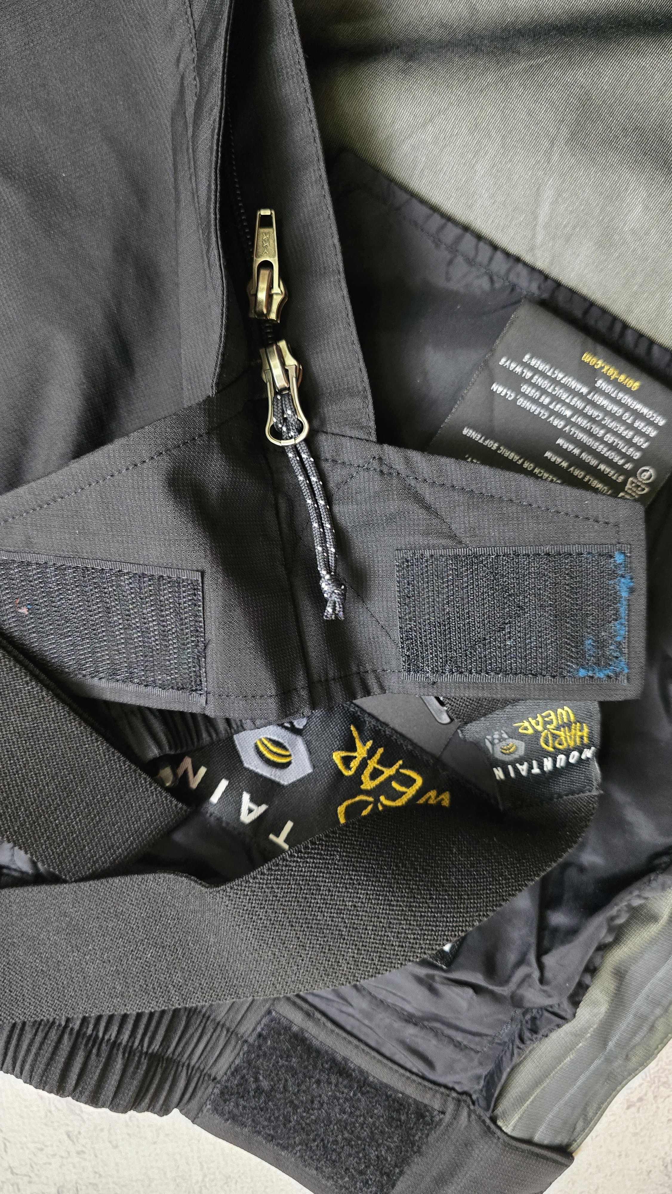Mountain Hardwear Gore-Tex XCR Ski Pants Black Men’s L Winter Snow Waterproof Size US 36 / EU 52 - 15 Thumbnail