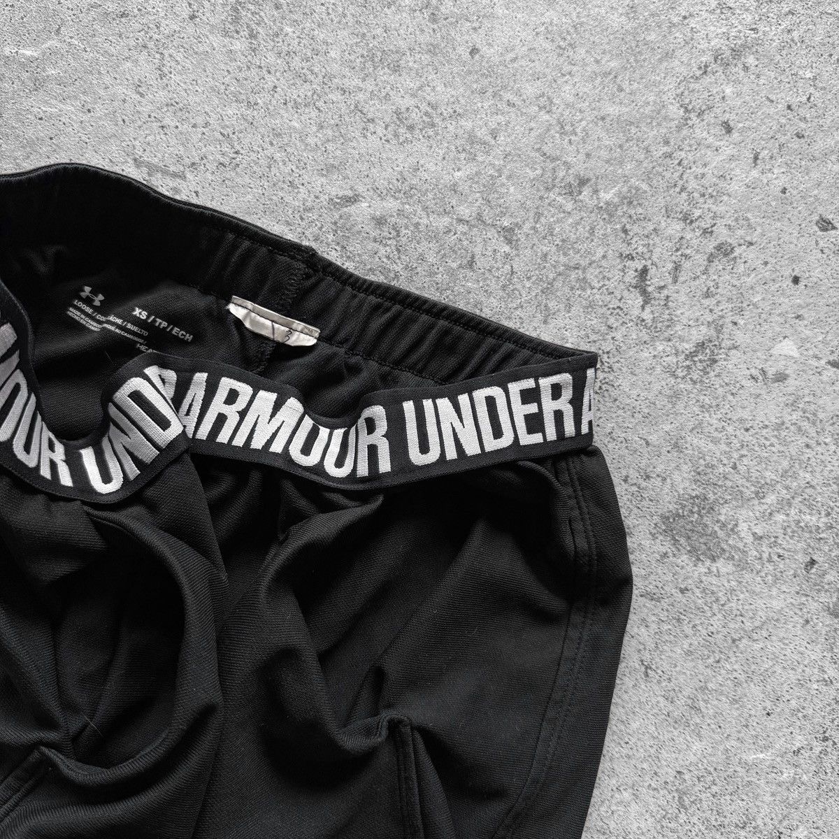 Under Armour Under Armour Womens Black Mini Shorts Pockets Comfort Size 26" / US 2 / IT 38 - 3 Thumbnail