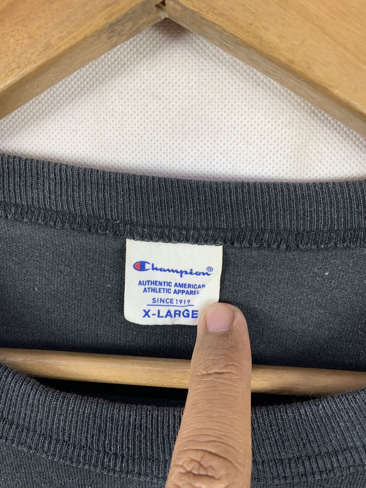 Champion Steals! Champion Longsleeves Mini Script Tee Size US L / EU 52-54 / 3 - 7 Thumbnail