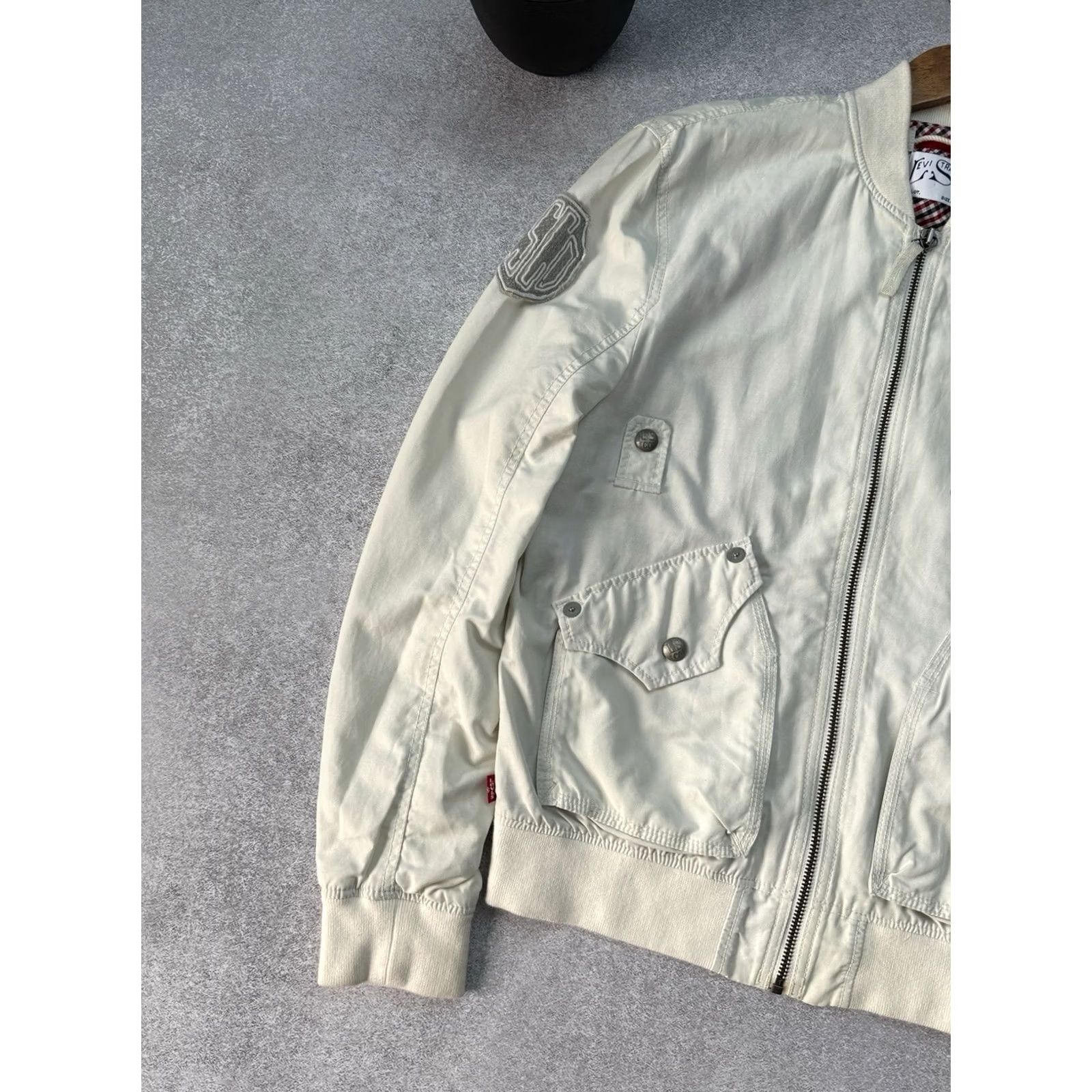 Levi's VINTAGE Levi’s Bomber Jacket Military Multi Pocket Army 90s Y2K Size M Men White Cotton Canvas Bomber Jacket 90s Military Levi’s Made & Crafted Mens Size US M / EU 48-50 / 2 - 3 Thumbnail