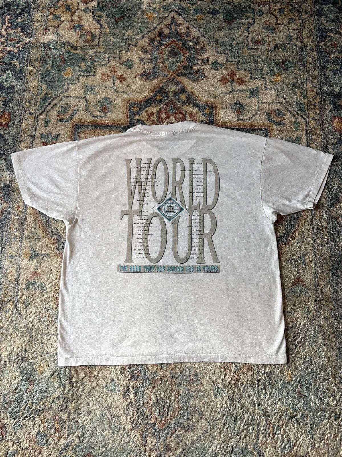 Vintage Vintage Labatt Blue Beer World Tour T-shirt Size XL Size US XL / EU 56 / 4 - 2 Thumbnail