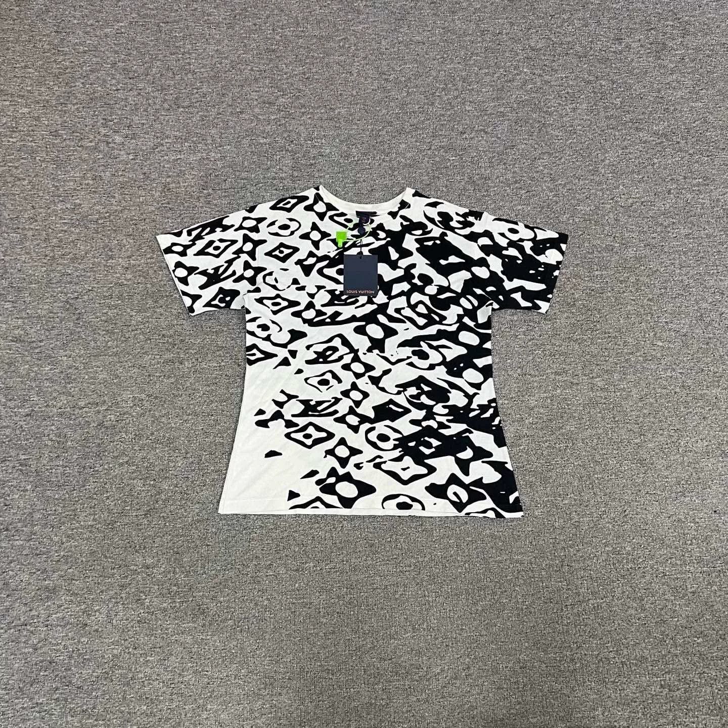 Louis Vuitton Louis Vuitton Black White Monogram T-Shirt Size US S / EU 44-46 / 1 - 1 Thumbnail