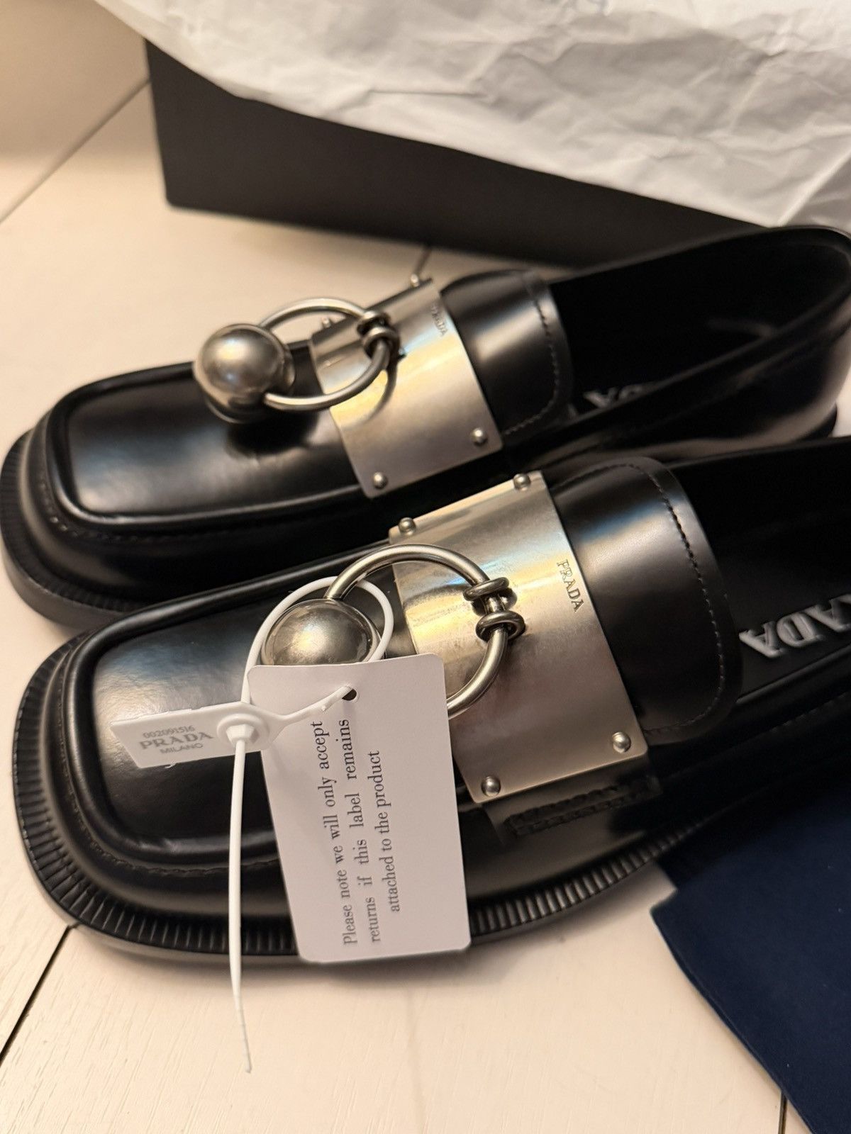 Prada NWT PRADA Men Brushed Leather Loafers with Metal Ring Size 9 Size US 9 / EU 42 - 3 Thumbnail