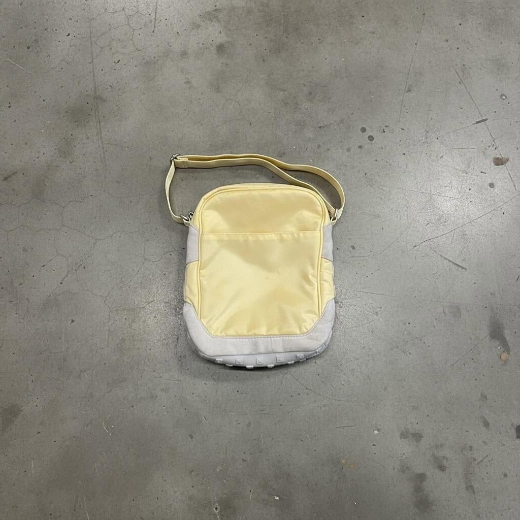 Other The Nike Messenger Sneaker Sole Bag Size ONE SIZE - 2 Thumbnail