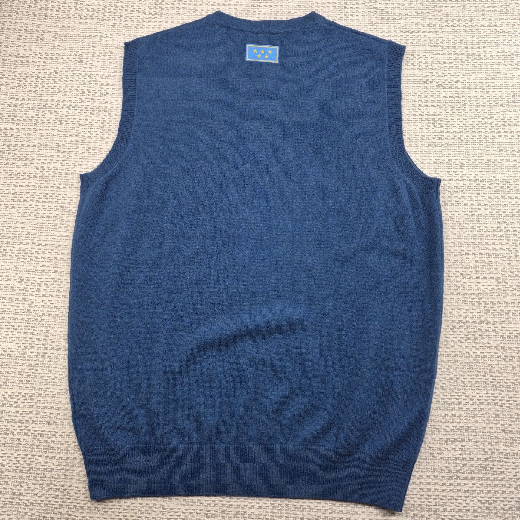 Lacoste Lacoste Mens Large Blue 100% Cashmere V-Neck Sleeveless Trophy Cup Embroidered Vest, Golf/Tennis, Classic Fit, Casual Sportswear Size US L / EU 52-54 / 3 - 5 Thumbnail