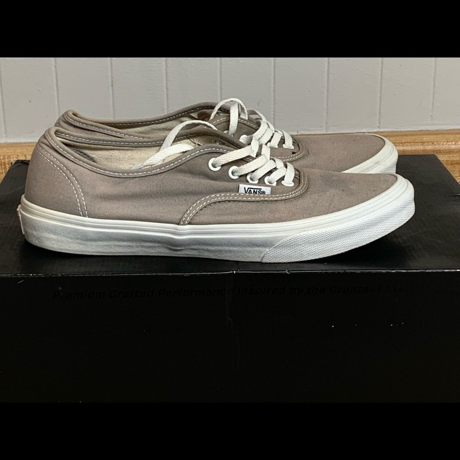 Vans VANS SHOES MENS SIZE 7 LIGHT GRAY GOOD CONDITION Size US 7 / EU 40 - 1 Thumbnail