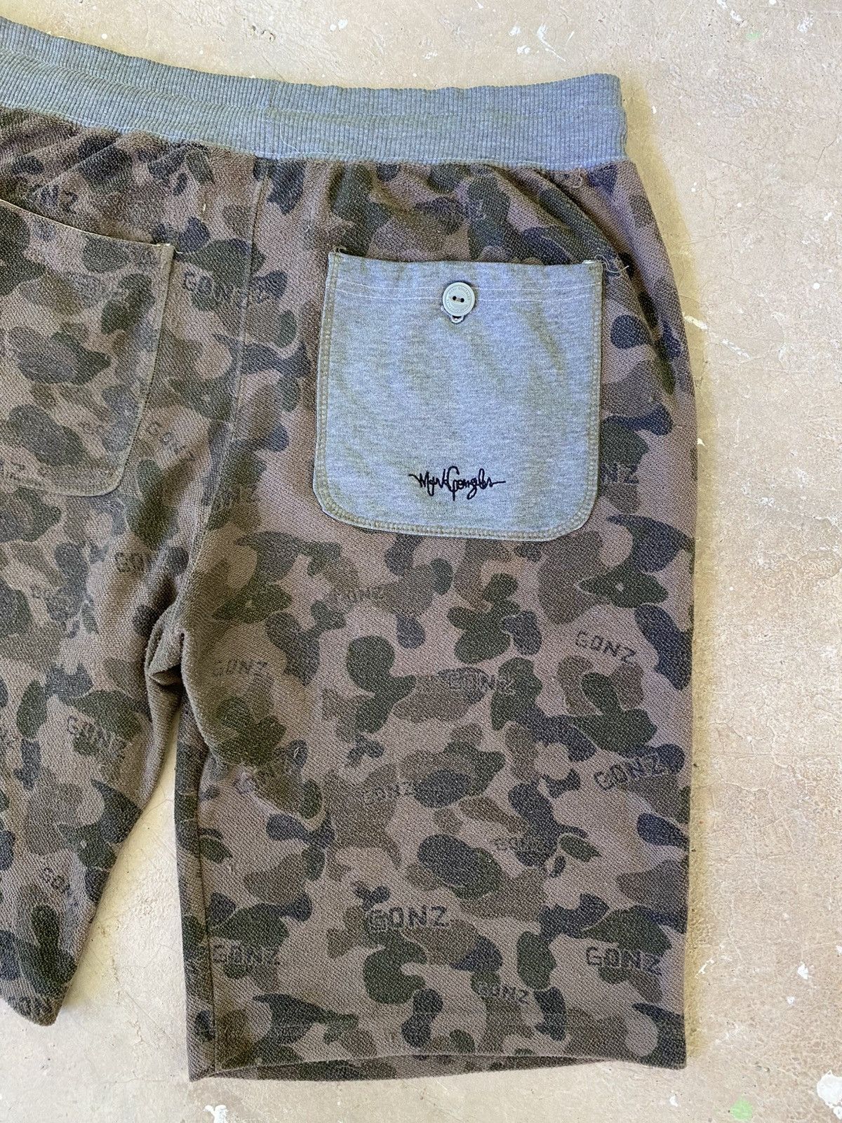 Japanese Brand Mark Gonzales x Simplicite Plus Camo Sweat Shorts Size US 34 / EU 50 - 10 Thumbnail
