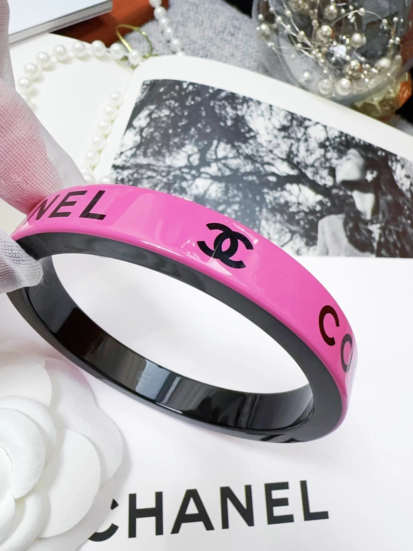 Chanel Chanel 22s Fuchsia Black Acrylic Coco Resin Bracelet Size ONE SIZE - 6 Thumbnail