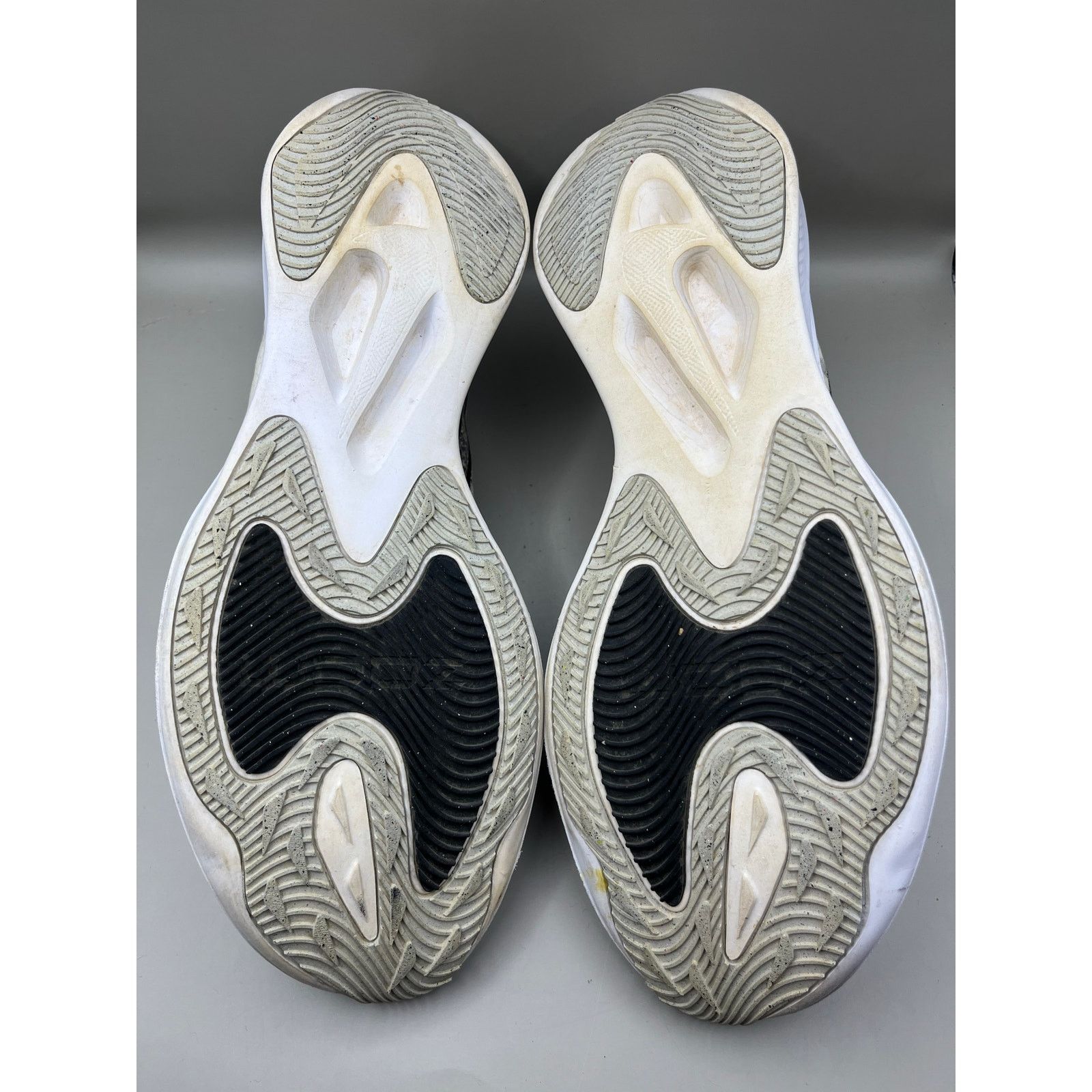 Nike Nike Zoom Gravity Gym Active Training Casual Sneakers USED Size US 10.5 / EU 43-44 - 8 Thumbnail