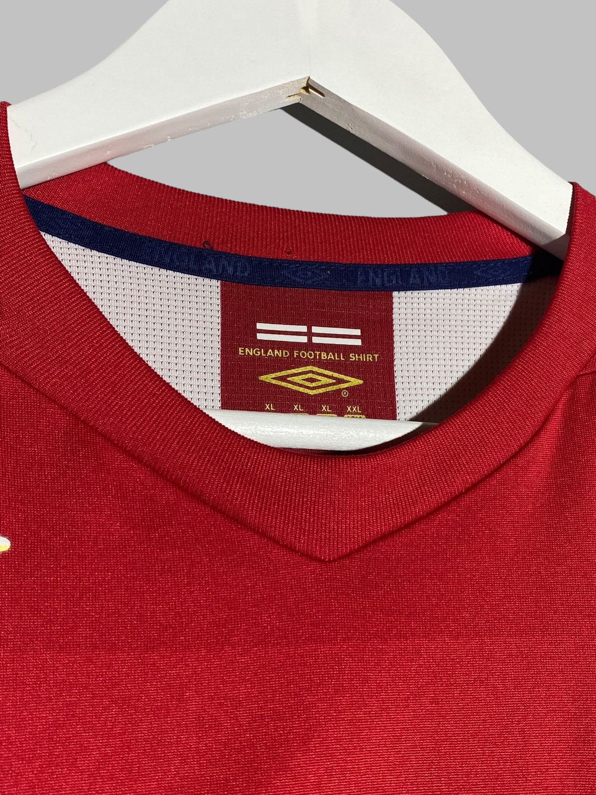 Umbro Umbro #4 Gerrard England 2006 Away Football Shirt Jersey Size US XL / EU 56 / 4 - 13 Thumbnail