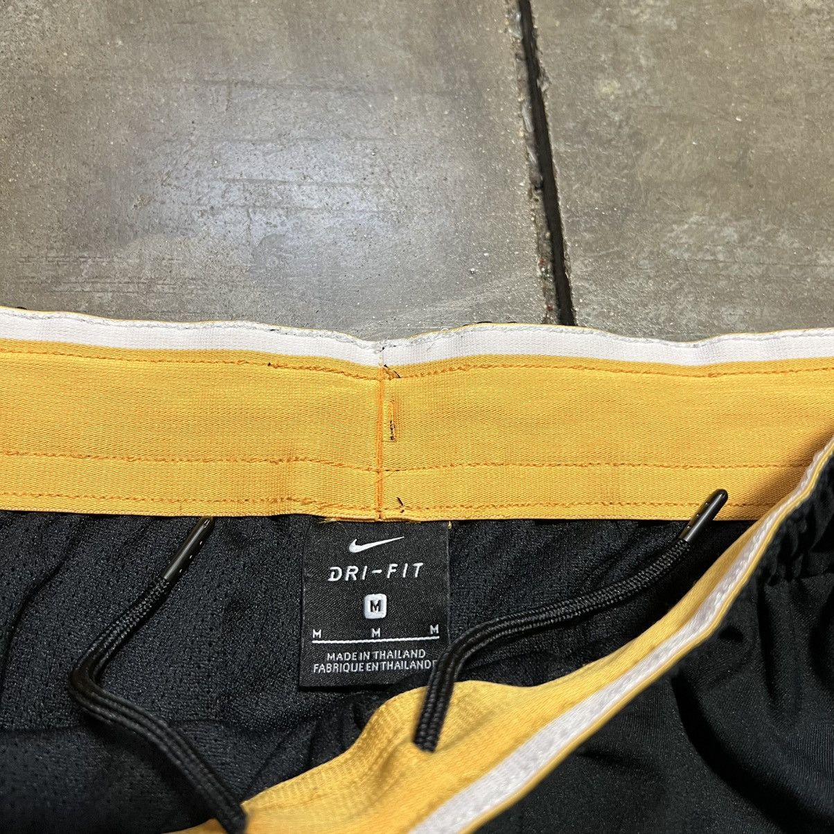 Nike Vintage Nike Iowa Hawkeyes Sweatpants Swoosh Logo Wide Leg Size US 28 / EU 44 - 8 Thumbnail