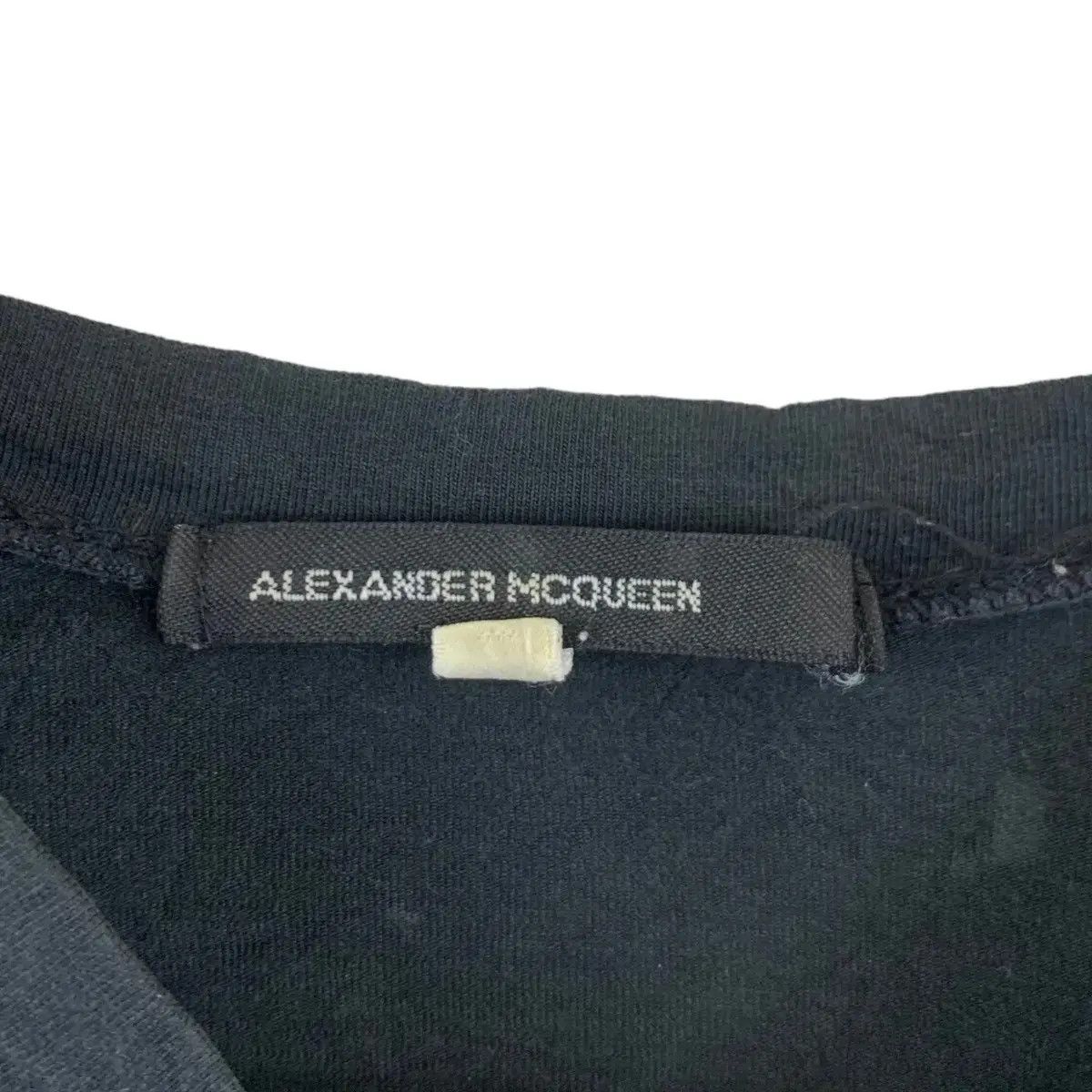 Alexander McQueen Vintage ALEXANDER MCQUEEN Minimalist Design Black Tee Shirt Size S / US 4 / IT 40 - 5 Thumbnail