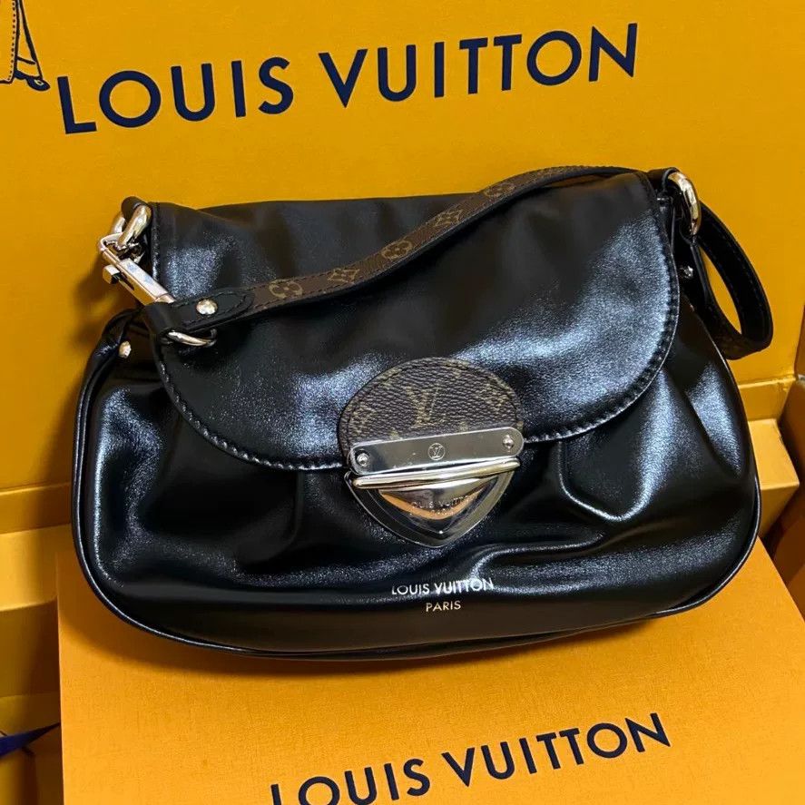 Louis Vuitton Pre-loved Bag Very good condition Size ONE SIZE - 1 Thumbnail