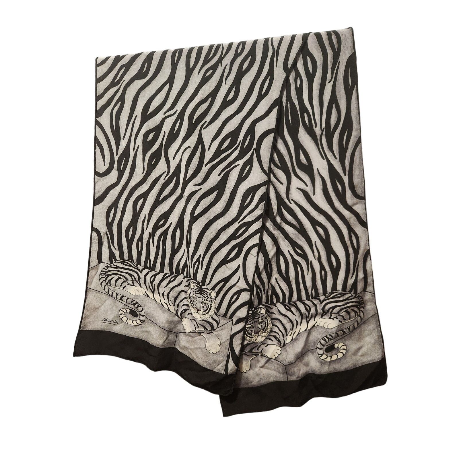 Other Gant Gaither tiger scarf. Beautiful glam vibe Size ONE SIZE - 4 Thumbnail