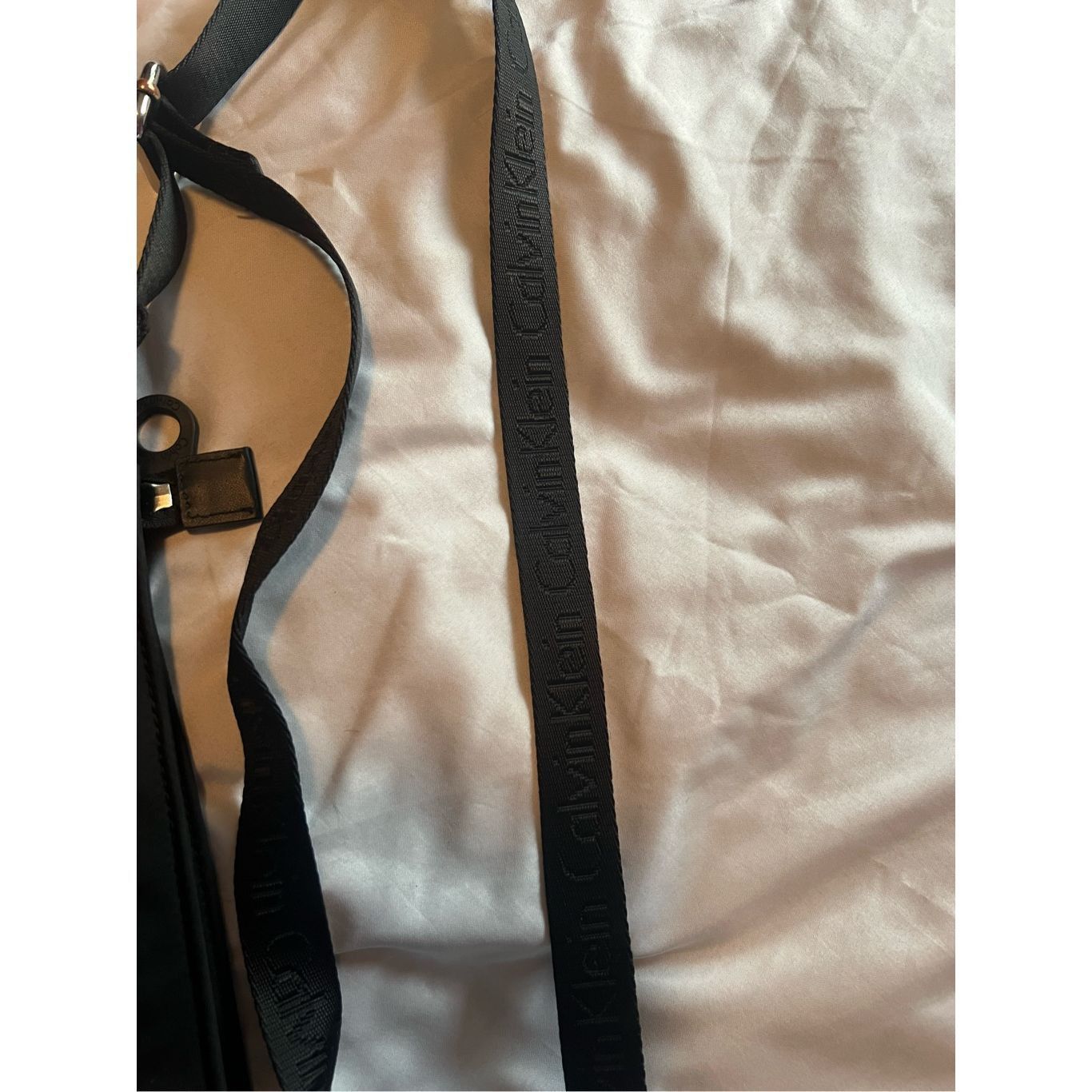 Calvin Klein Calvin Klein Black Crossbody Purse - Flawed Size ONE SIZE - 9 Thumbnail