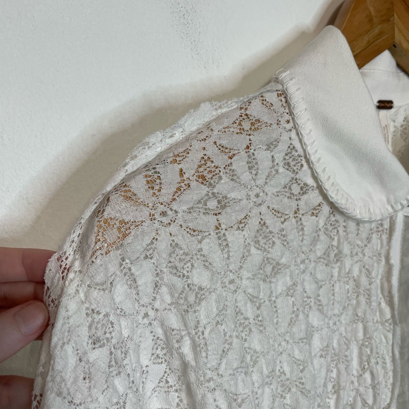 Free People Free People White Tunic Top M Lace Long Sleeve Button Front Size M / US 6-8 / IT 42-44 - 2 Thumbnail