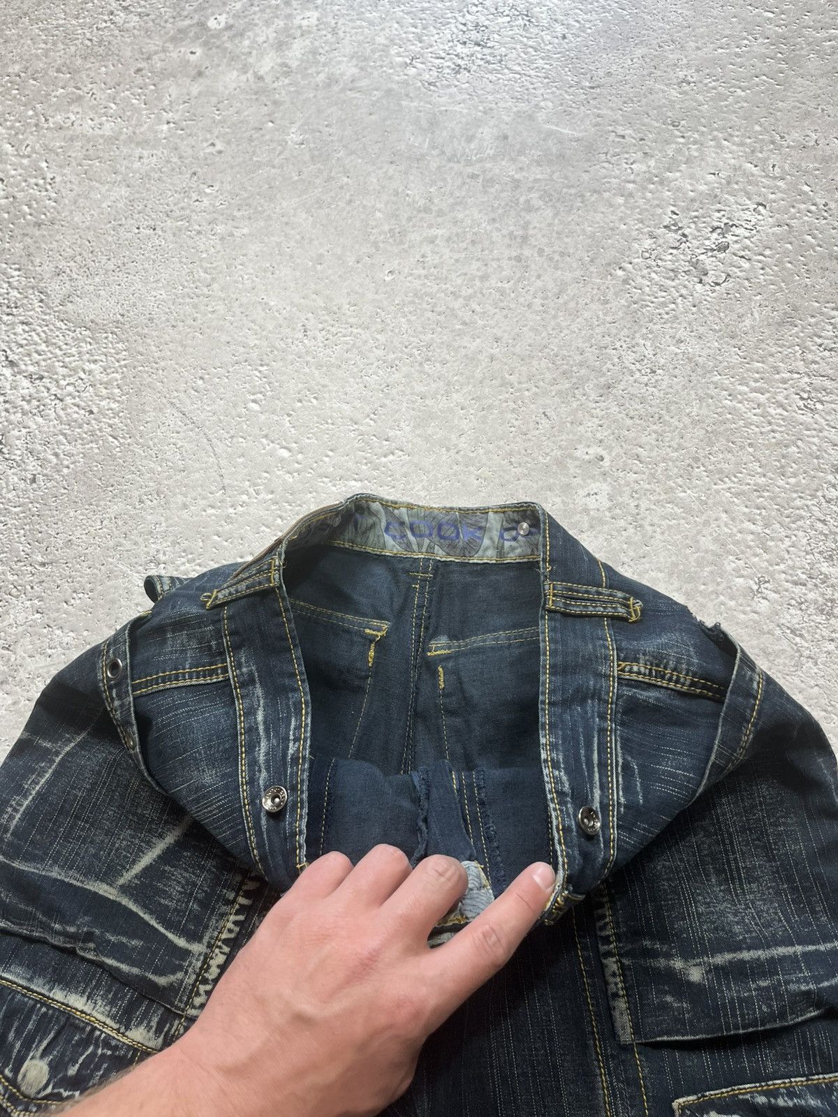 Japanese Brand × Vintage Baggy Avant-Garde Multi-Pocket Distressed Grunge Cargo Jeans Size US 31 - 10 Thumbnail