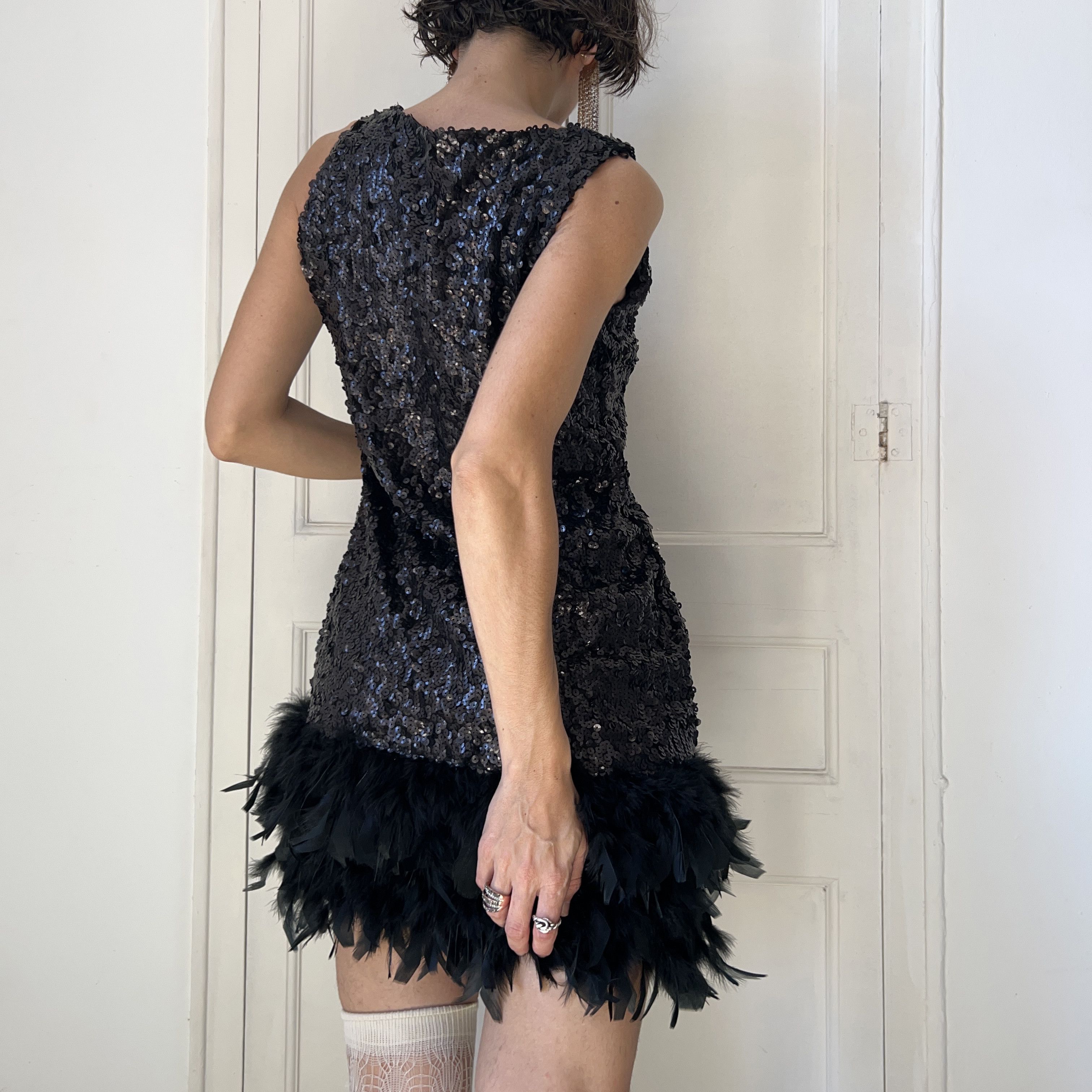 Vintage Vintage Y2K Black Sequin Feather Mini Dress Size M / US 6-8 / IT 42-44 - 4 Thumbnail
