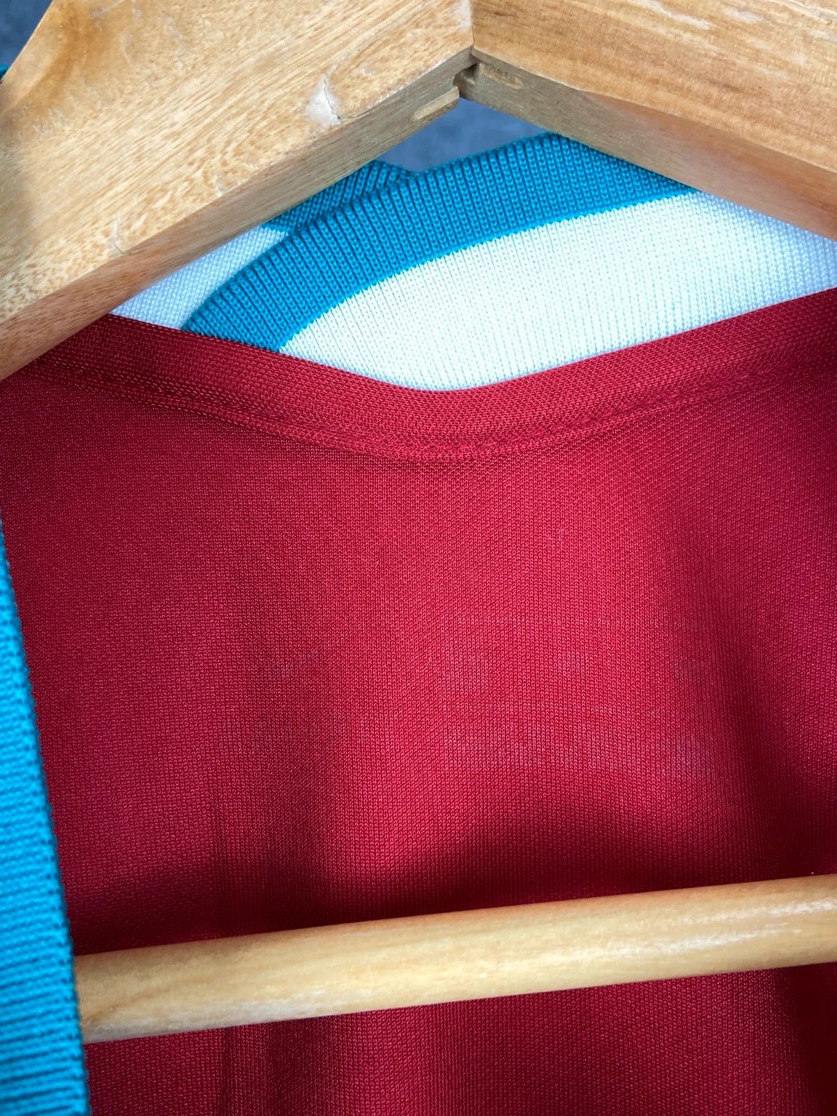 Nike Nike Liverpool FC red football jersey S Size US S / EU 44-46 / 1 - 3 Thumbnail