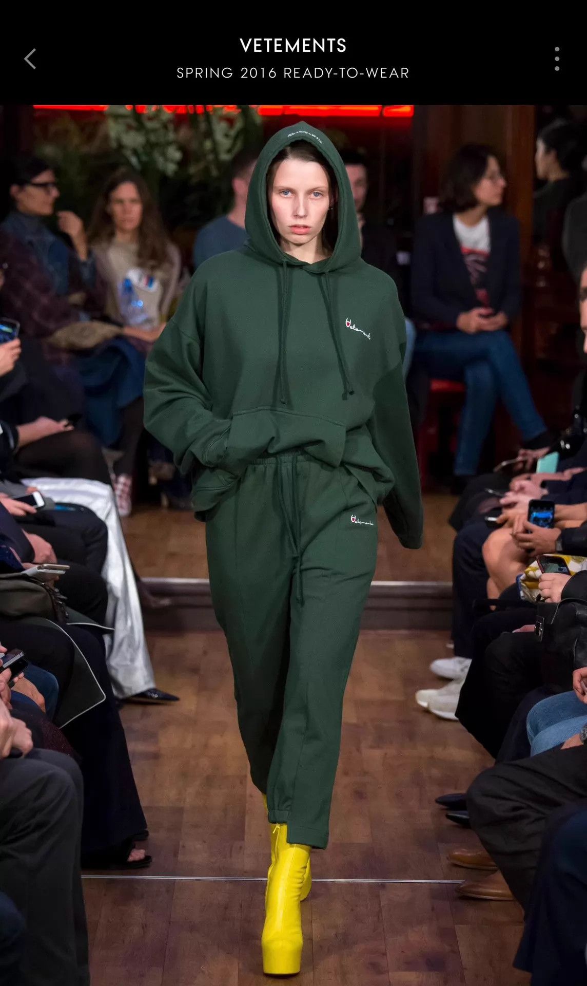 Vetements Vetements x Champion 16SS 2-Sided Dual Neck Hood M Size M / US 6-8 / IT 42-44 - 9 Thumbnail