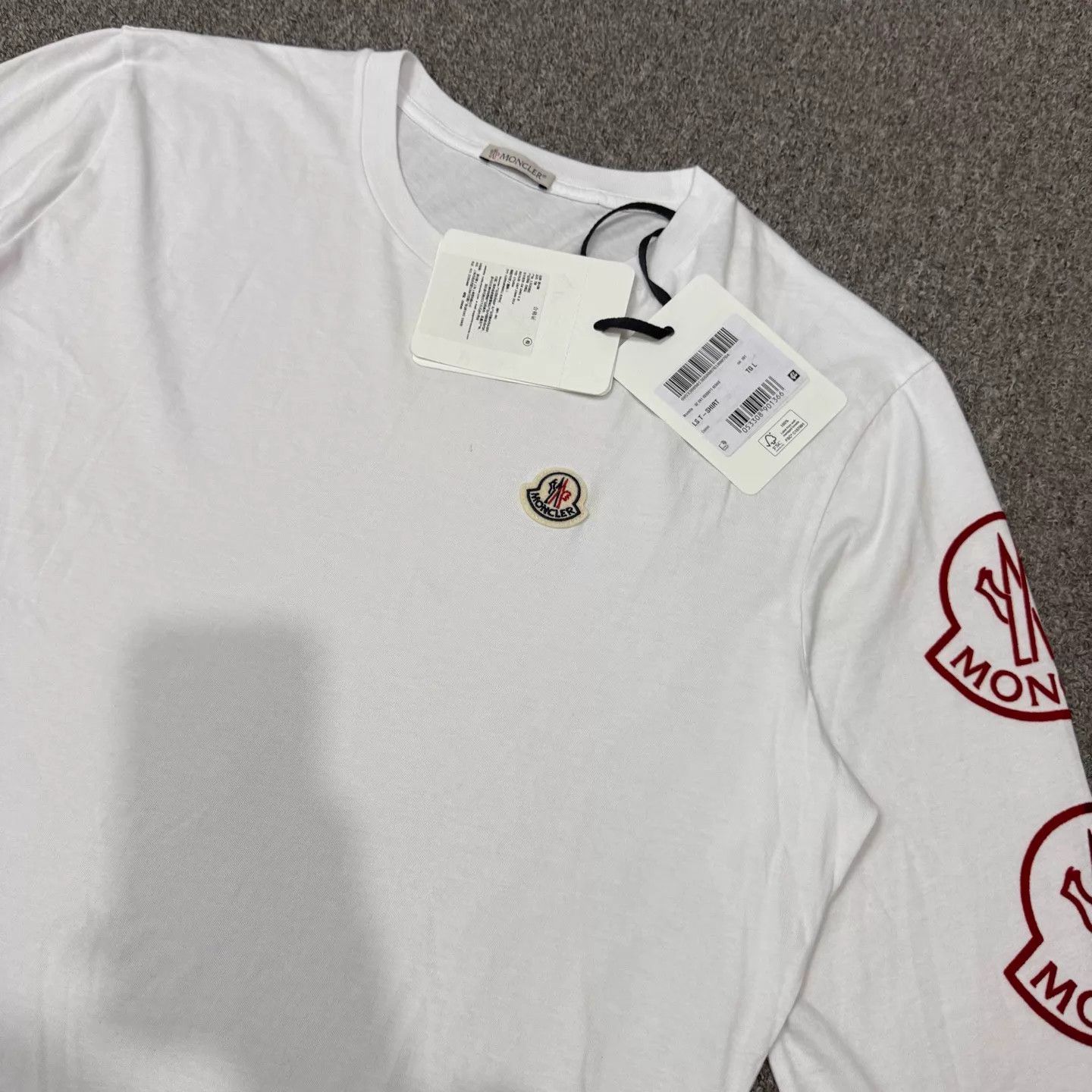 Moncler Moncler white logo print LS tee NWT L/XL Size US L / EU 52-54 / 3 - 3 Thumbnail