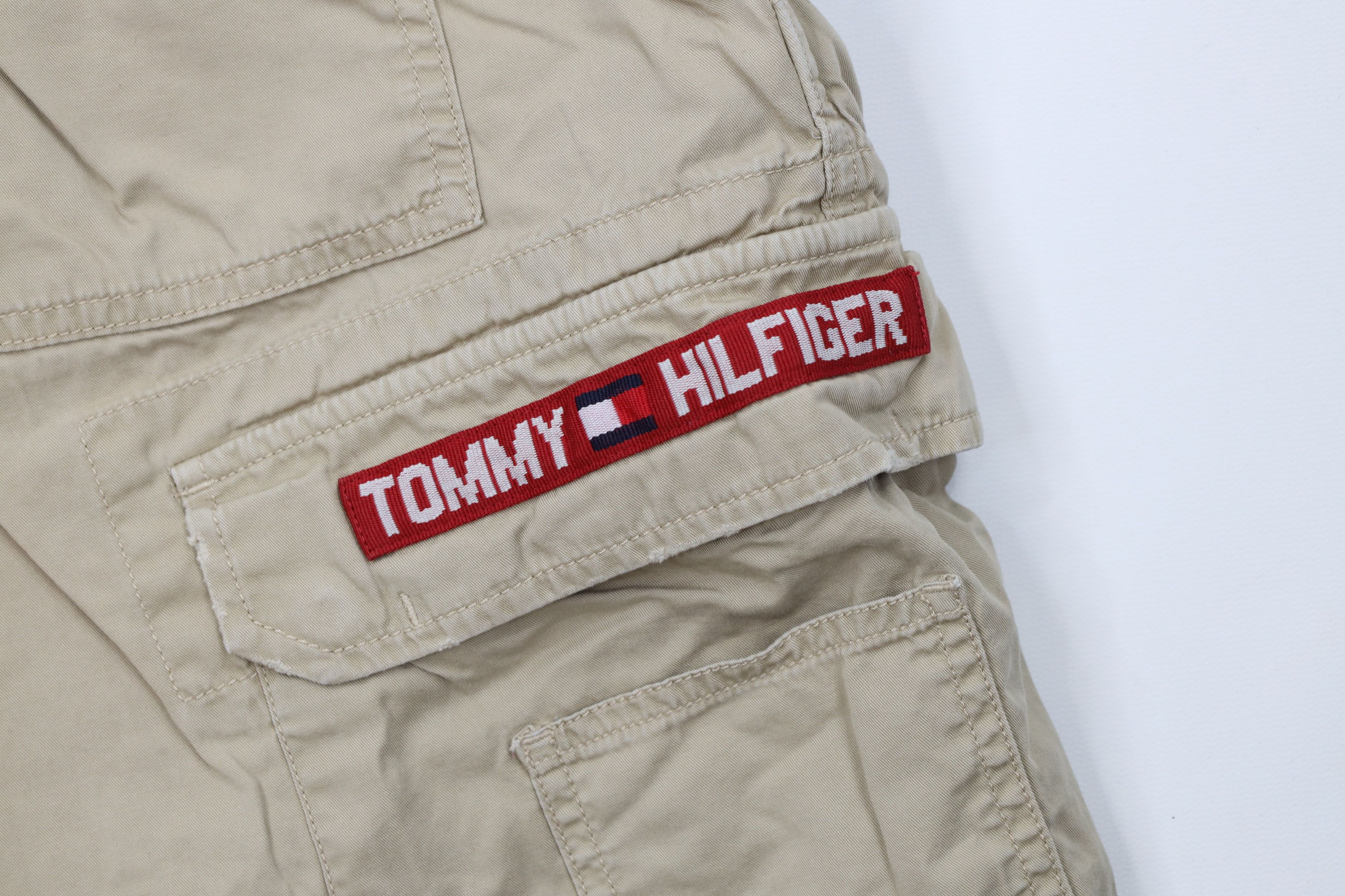 Tommy Hilfiger Vintage 90s Tommy Hilfiger Spell Baggy Cargo Shorts Khaki Size US 35 - 14 Thumbnail