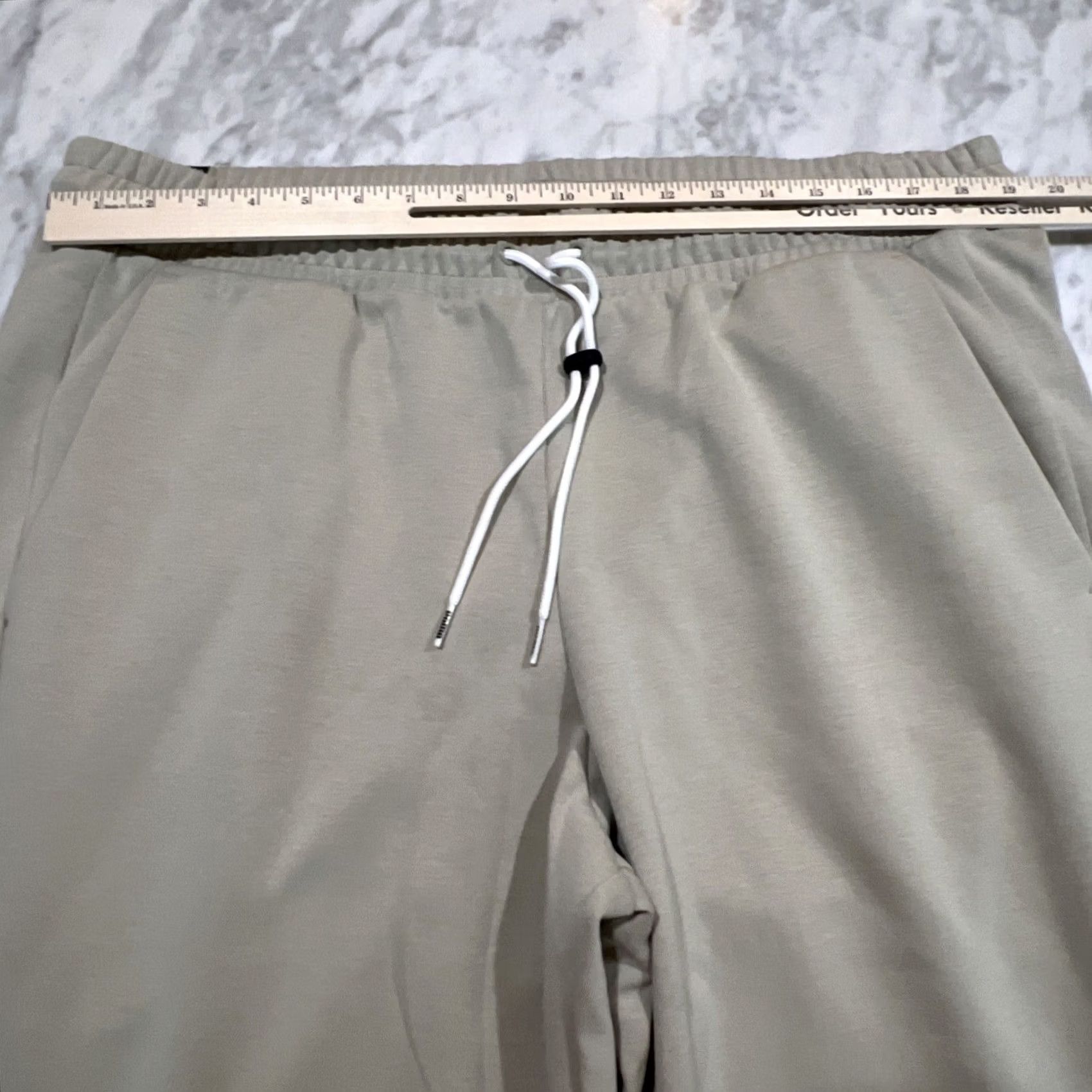 Vintage Cargo Sweatpants Men’s 2XL Pebble Gray Drawstring Pockets Regular Pants Sports Comfort Elastic Waist Pockets Gr ay Purposed Size US 39 - 6 Thumbnail