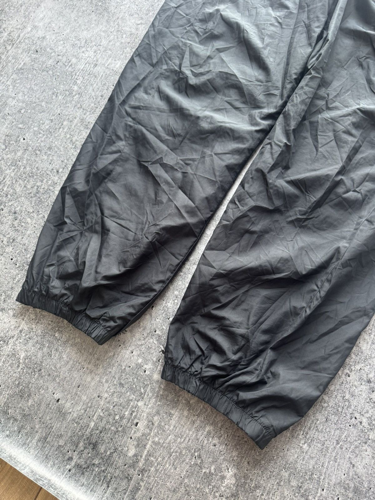 Nike Vintage Y2k Nike Manchester United Nylon Track Pants Drill Size US 36 / EU 52 - 5 Thumbnail