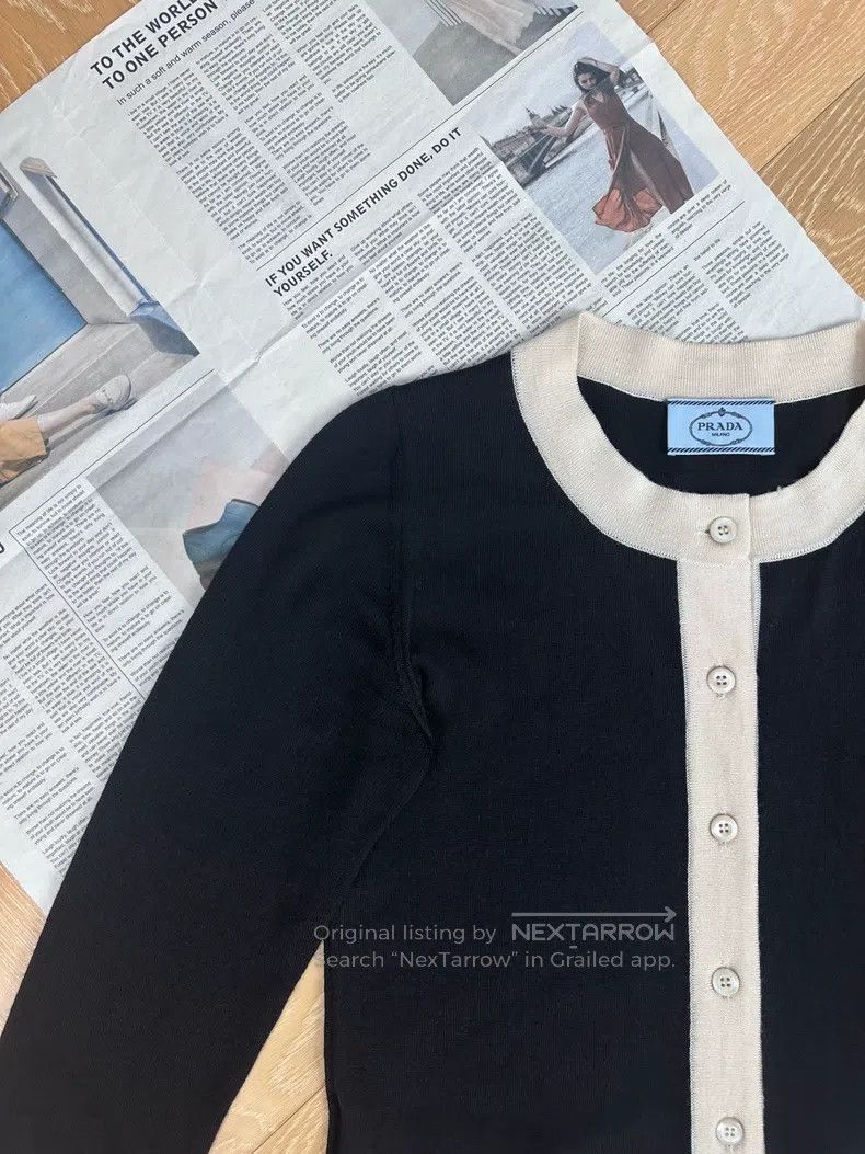 Prada Prada Solid colour round neck single-breasted wool sweater Size XS / US 0-2 / IT 36-38 - 6 Thumbnail