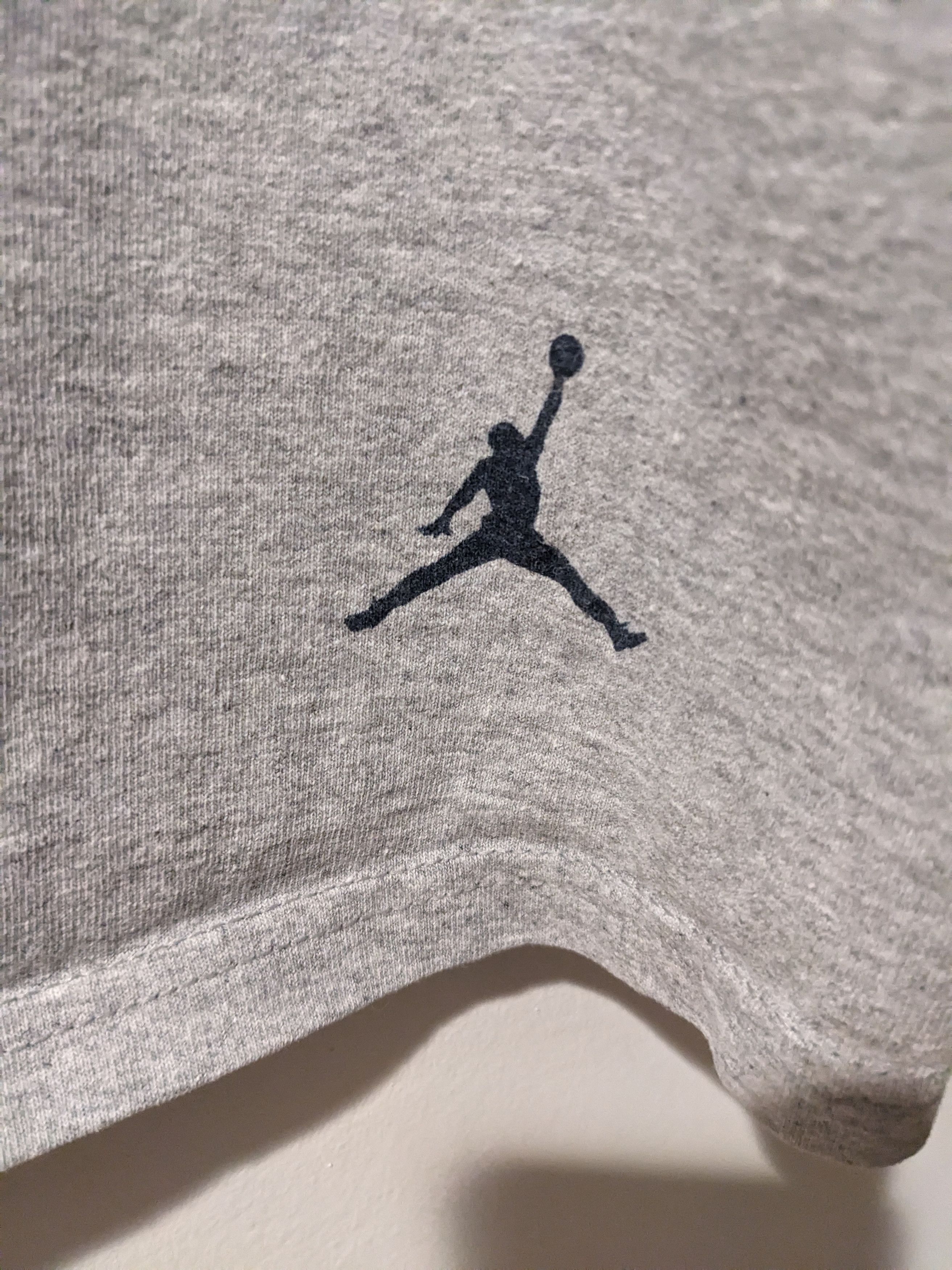 Jordan Brand × Vintage Vintage Y2K Jordan Brand Jump Man 23 Center Logo T-Shirt Size US XXL / EU 58 / 5 - 6 Thumbnail