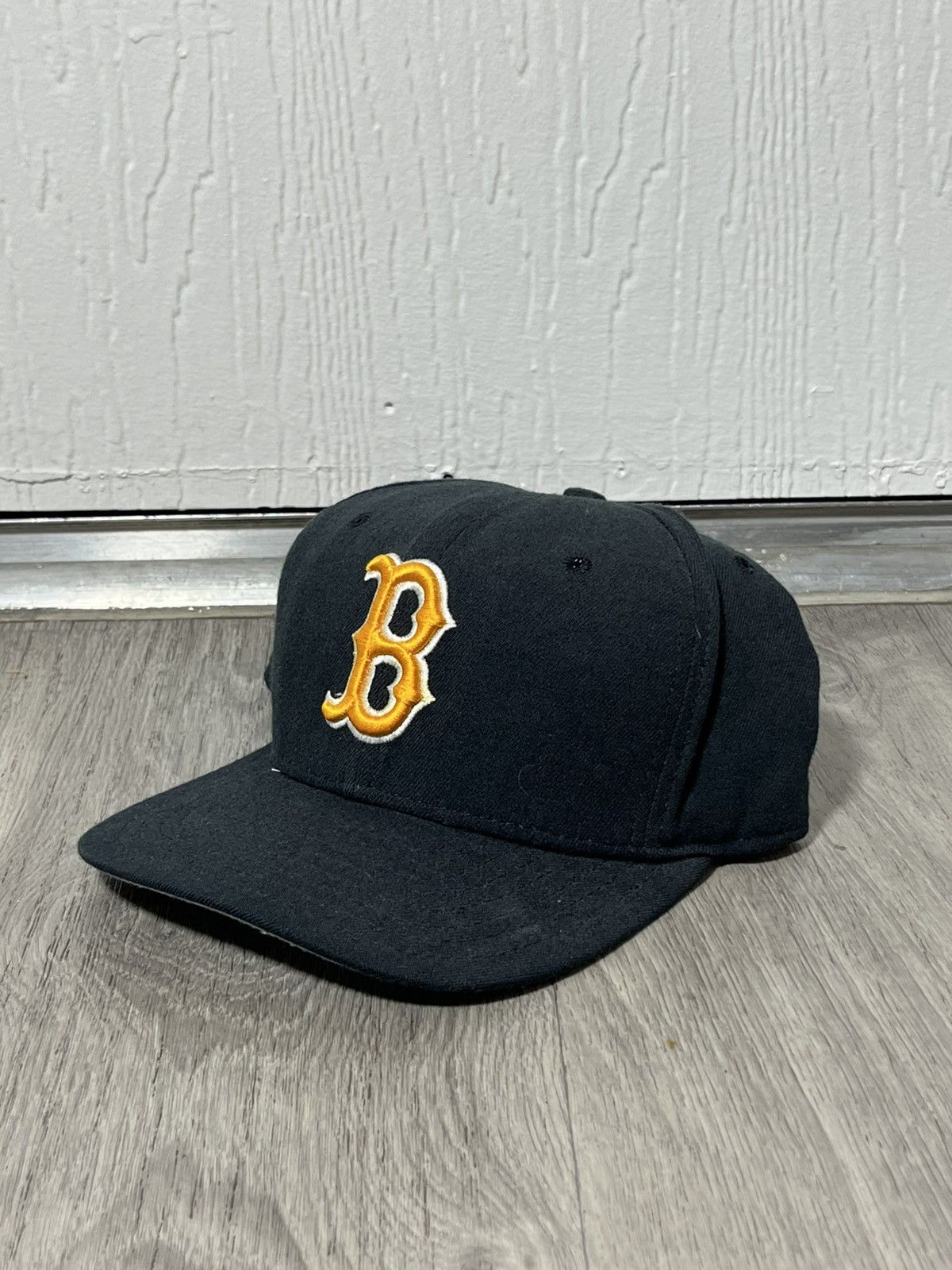 New Era Vintage 90s New Era UCLA Bruins NCAA Collegiate SnapBack Hat Size ONE SIZE - 3 Thumbnail