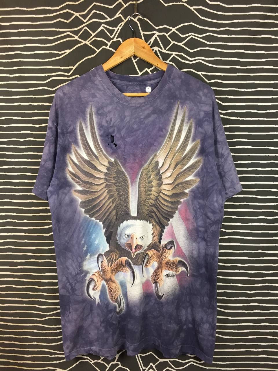 The Mountain Vtg The Mountain Swooping Bald Eagle Jerry Lofaro Art Tee Size US XL / EU 56 / 4 - 1 Thumbnail
