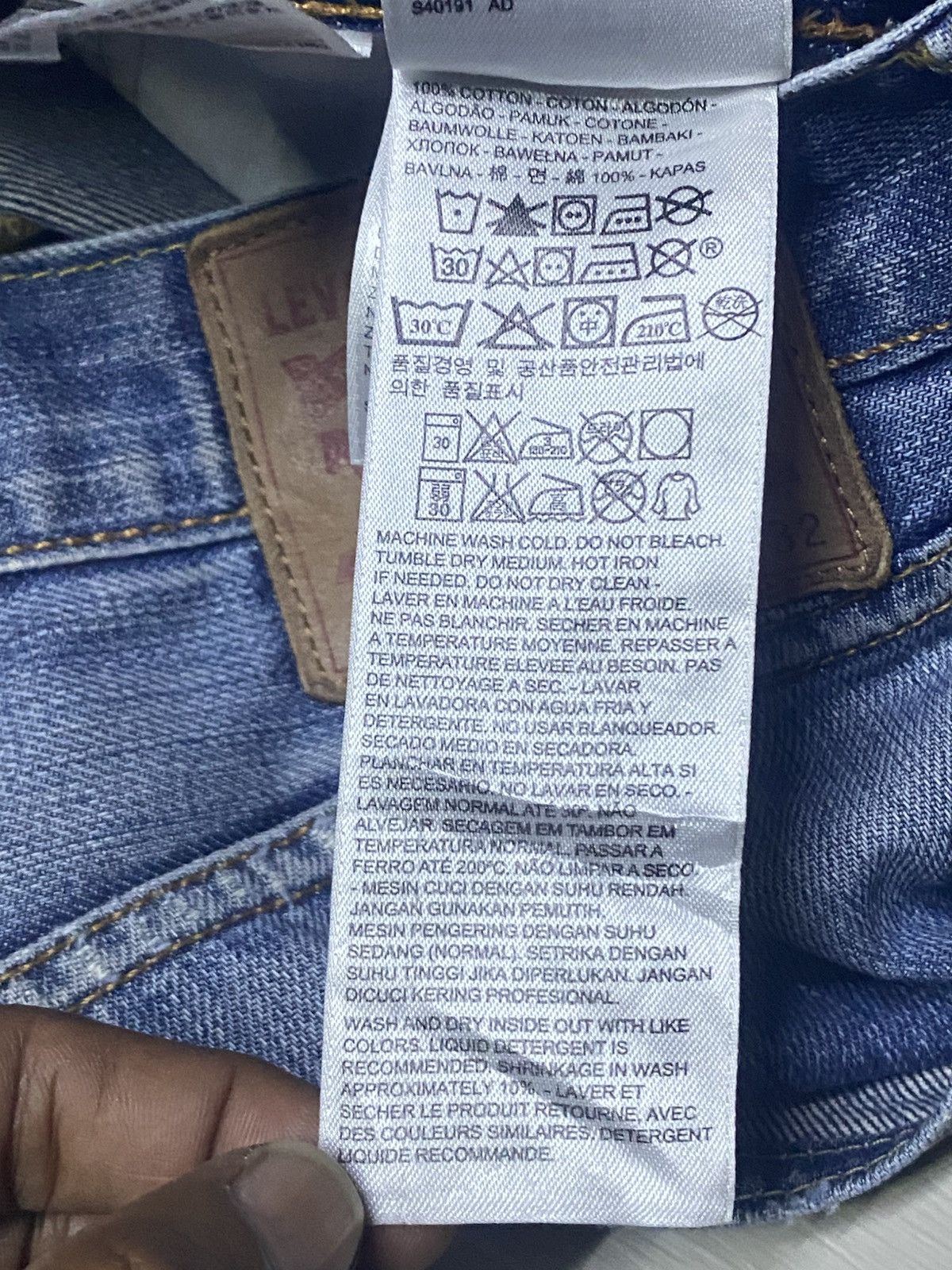 Levi's Vintage Levis 501 Y2K Faded Wash Distressed Loose Jeans Size US 33 - 20 Thumbnail