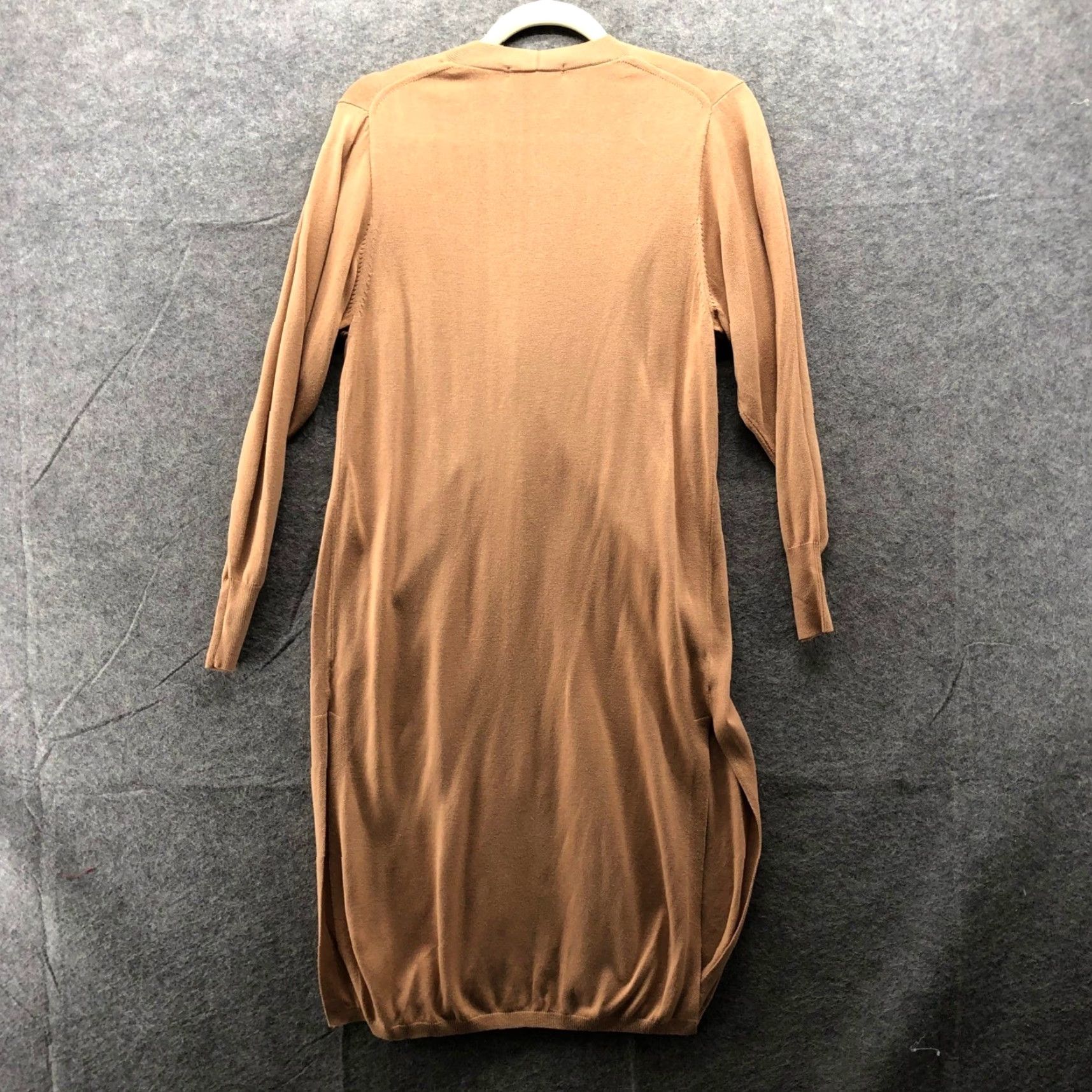 Uniqlo VINTAGE Uniqlo UV Cut Slit Long Cardigan Womens XS Camel V-Neck One Button Lightweight Size XS / US 0-2 / IT 36-38 - 2 Thumbnail