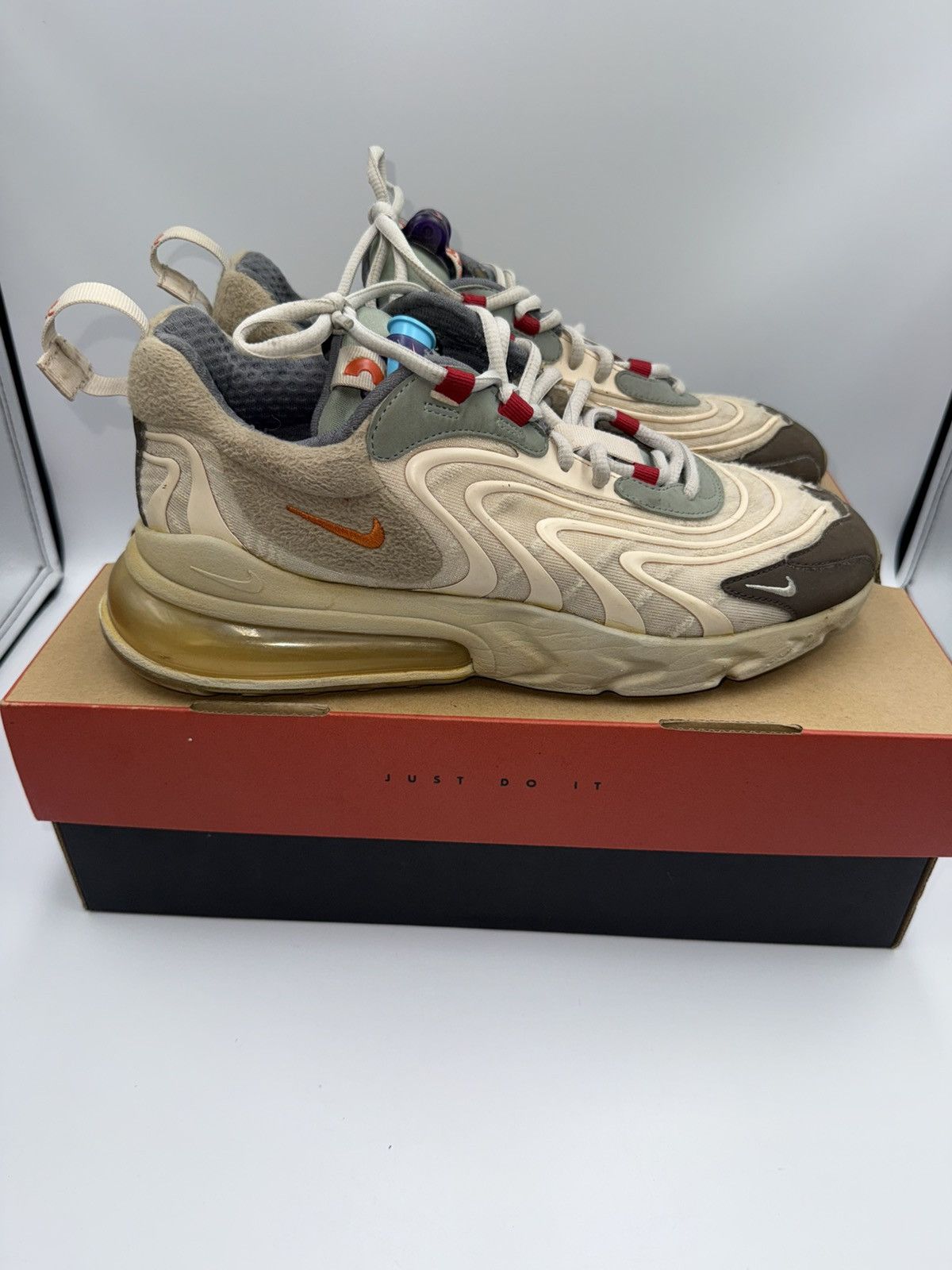 Nike Nike x Travis Scott Air Max 270 React “Cactus Trails” Size US 9.5 / EU 42-43 - 1 Thumbnail