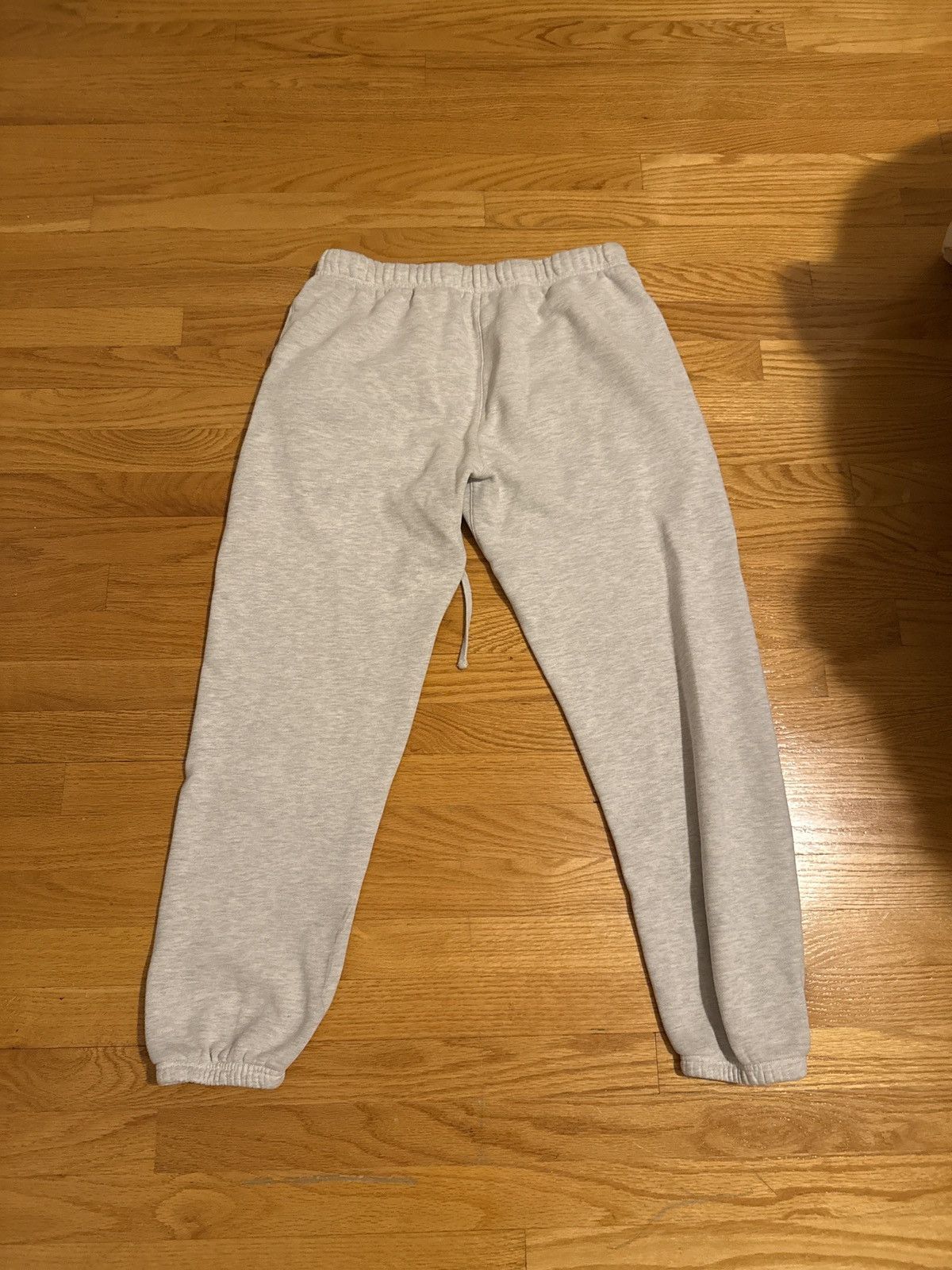 Essentials Fear of God Essentials Light Oatmeal Sweatpants Joggers Size US 32 / EU 48 - 2 Thumbnail