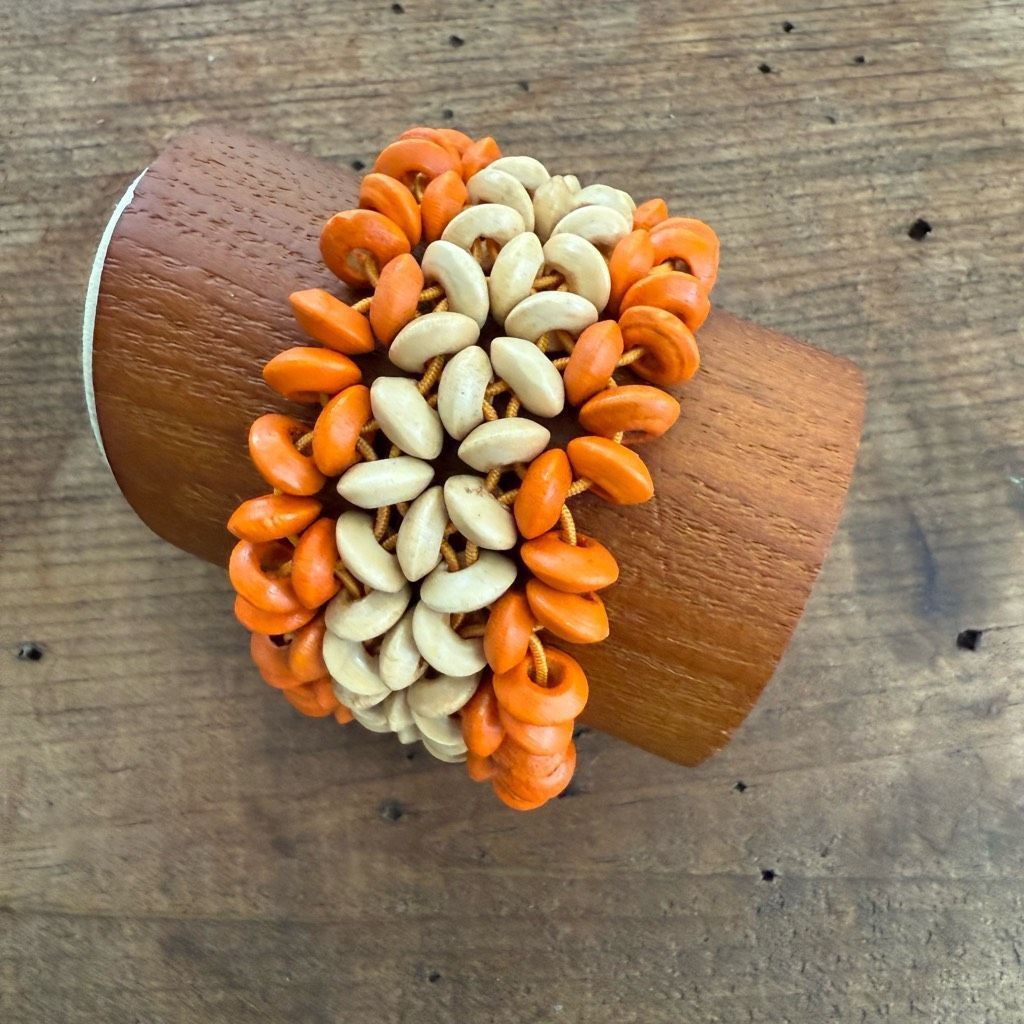 Vintage Vintage Elastic Wooden Flower Bead Bracelet Stretchy Orange Size ONE SIZE - 1 Thumbnail