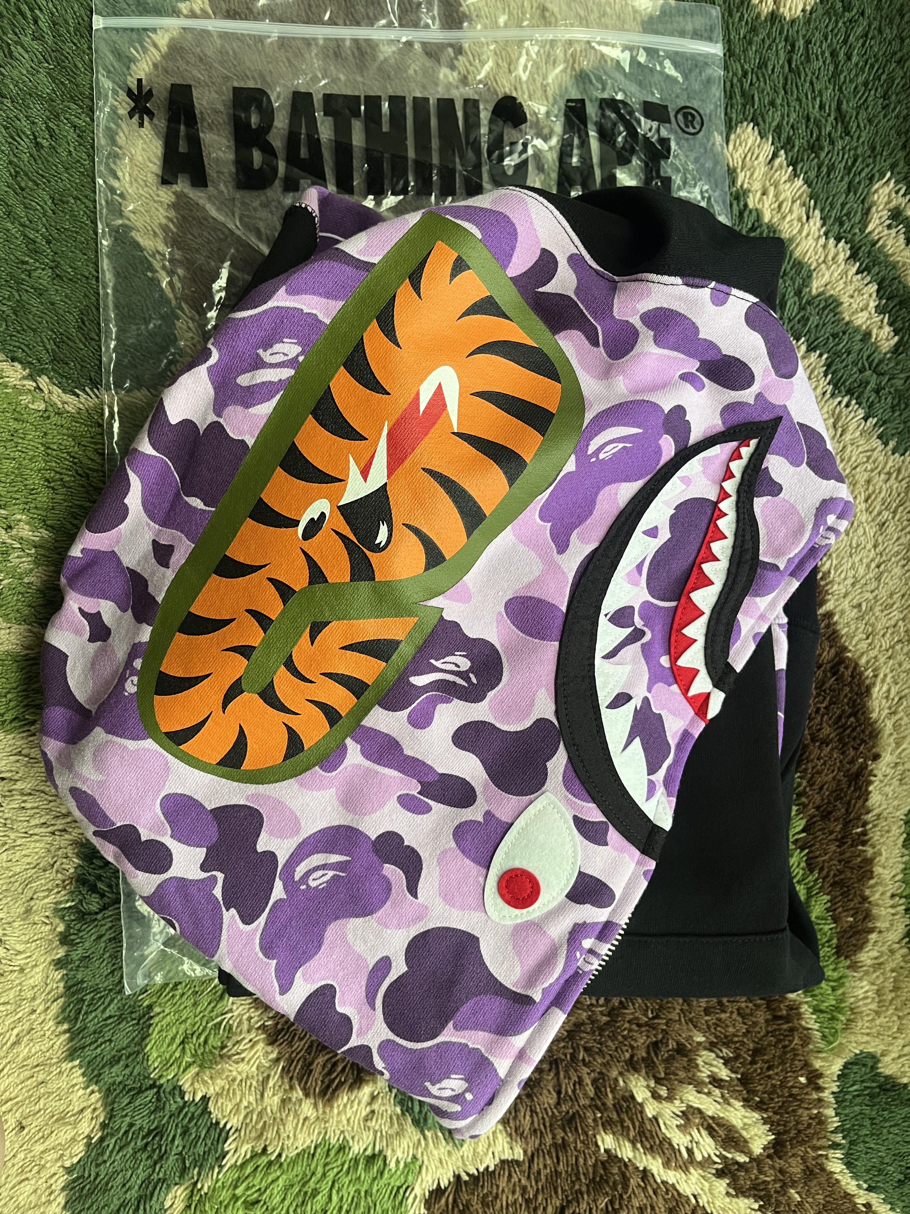 Bape A BATHING APE TAIPEI 13th Anniversary SHARK FULL ZIP HOODIE Size US L / EU 52-54 / 3 - 3 Thumbnail