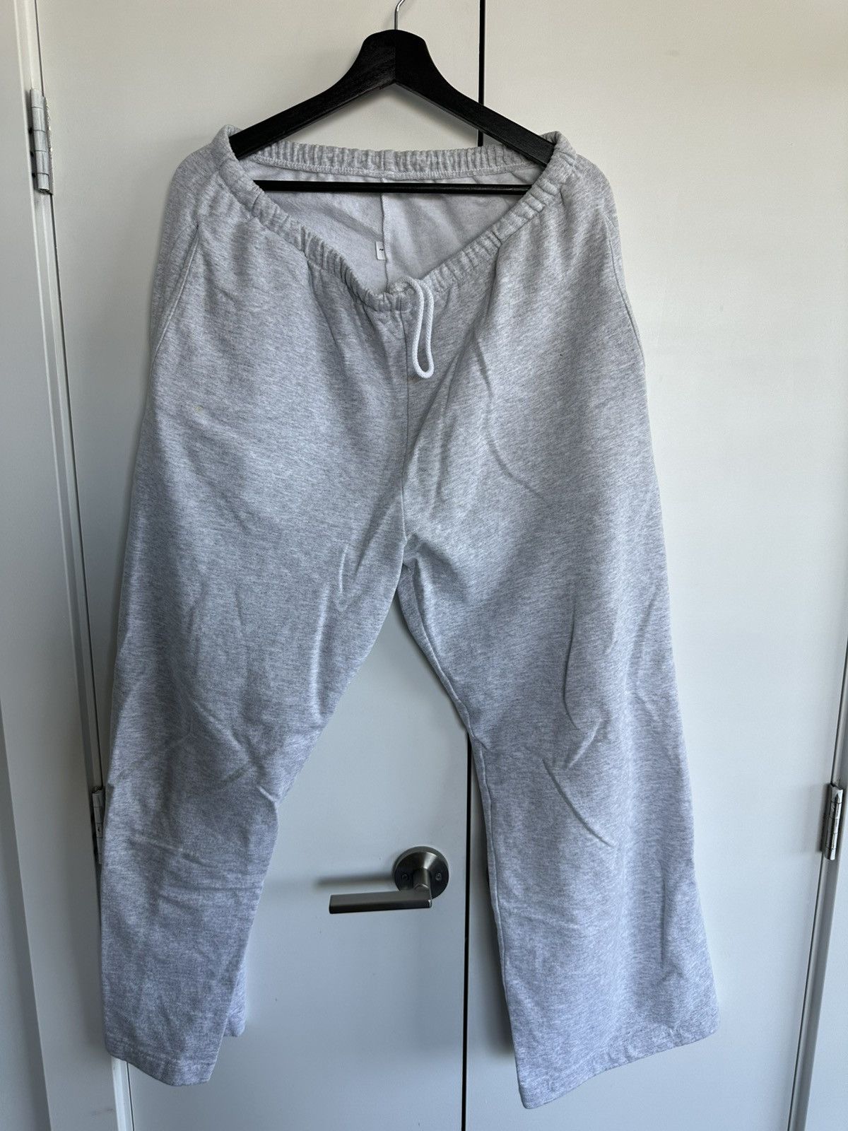 Yeezy Yeezy grey sweat pants Size US 32 / EU 48 - 1 Thumbnail