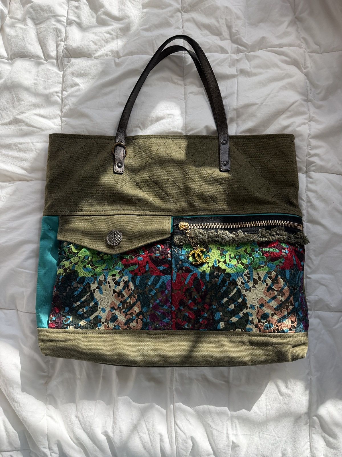Chanel Paris-Cuba Shirt Bag Size ONE SIZE - 1 Thumbnail