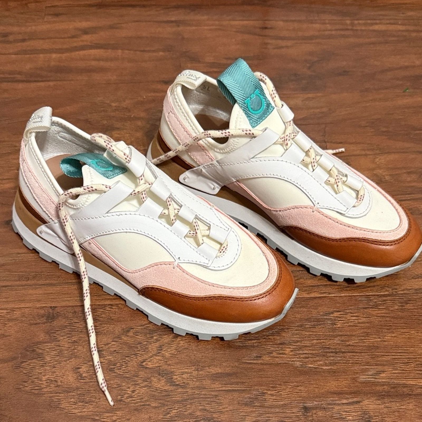 Salvatore Ferragamo Salvatore Ferragamo Indy Bianco Leather Suede Chunky Sneaker Size US 6 / IT 36 - 2 Thumbnail