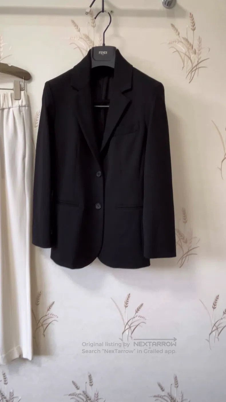 The Row The Row size 6 Black wool blazer Size 36S - 1 Thumbnail