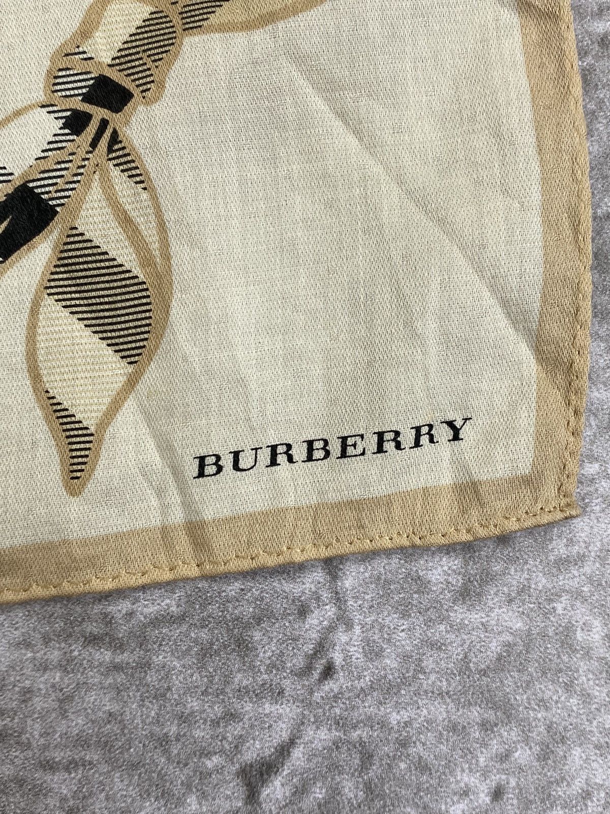 Burberry Burberry Handkerchief / Bandana / Neckerchief Size ONE SIZE - 3 Thumbnail