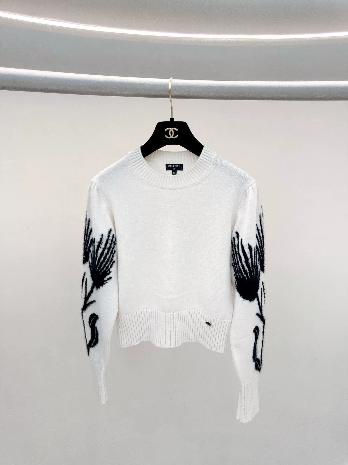 Chanel CHANEL 21AW Castle Wing Cashmere Sweater Size US S / EU 44-46 / 1 - 1 Thumbnail