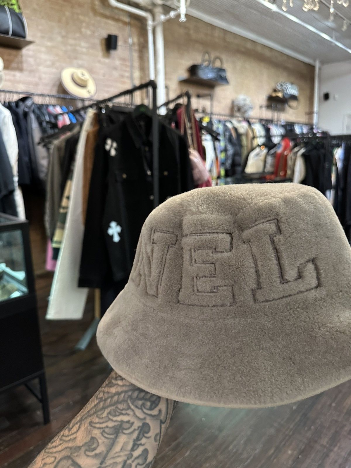 Chanel Chanel NEW grey shearling fluffy fuzzy bucket hat Size ONE SIZE - 4 Thumbnail